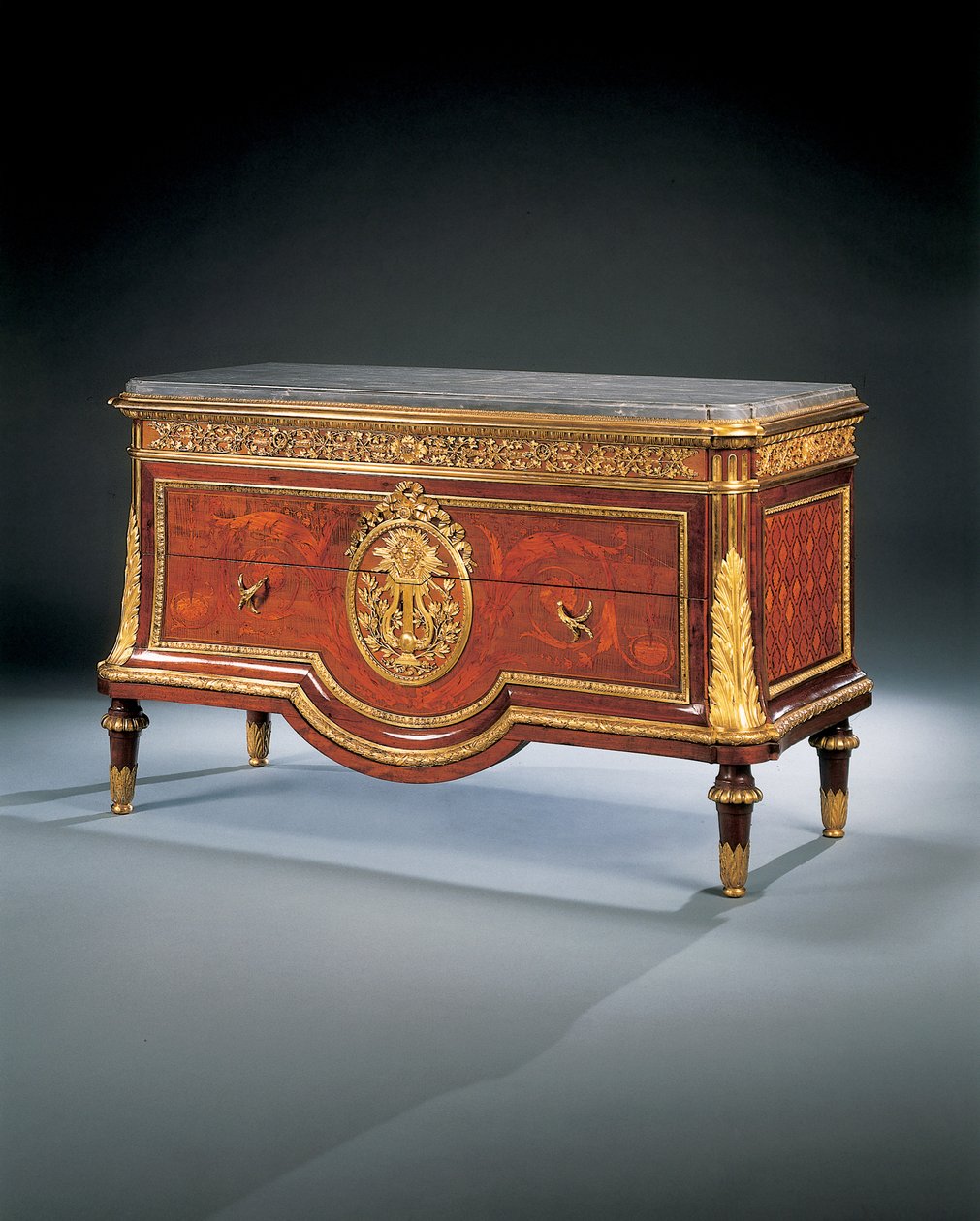 Ludvig XVI kommode, ca. 1764 af Jean Francois Leleu