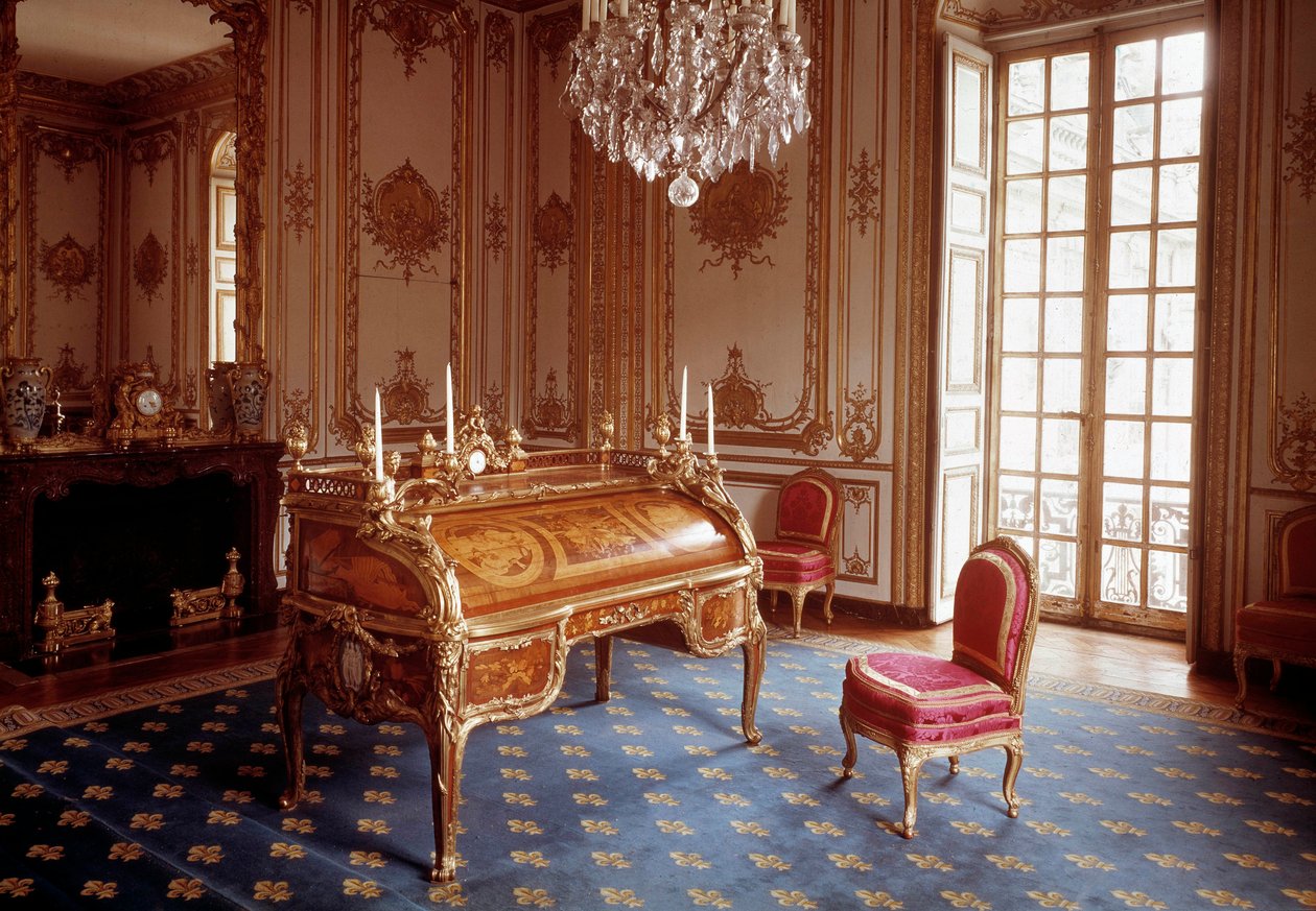 Louis XV Style: Office med cylindre i det indre kabinet i Louis XV realiseret af Jean Francois Oeben (1720-1763) og Jean Henri Riesener (1734-1806) 1760-1769 Versailles, Musee Du Chateau af Jean Francois Oeben