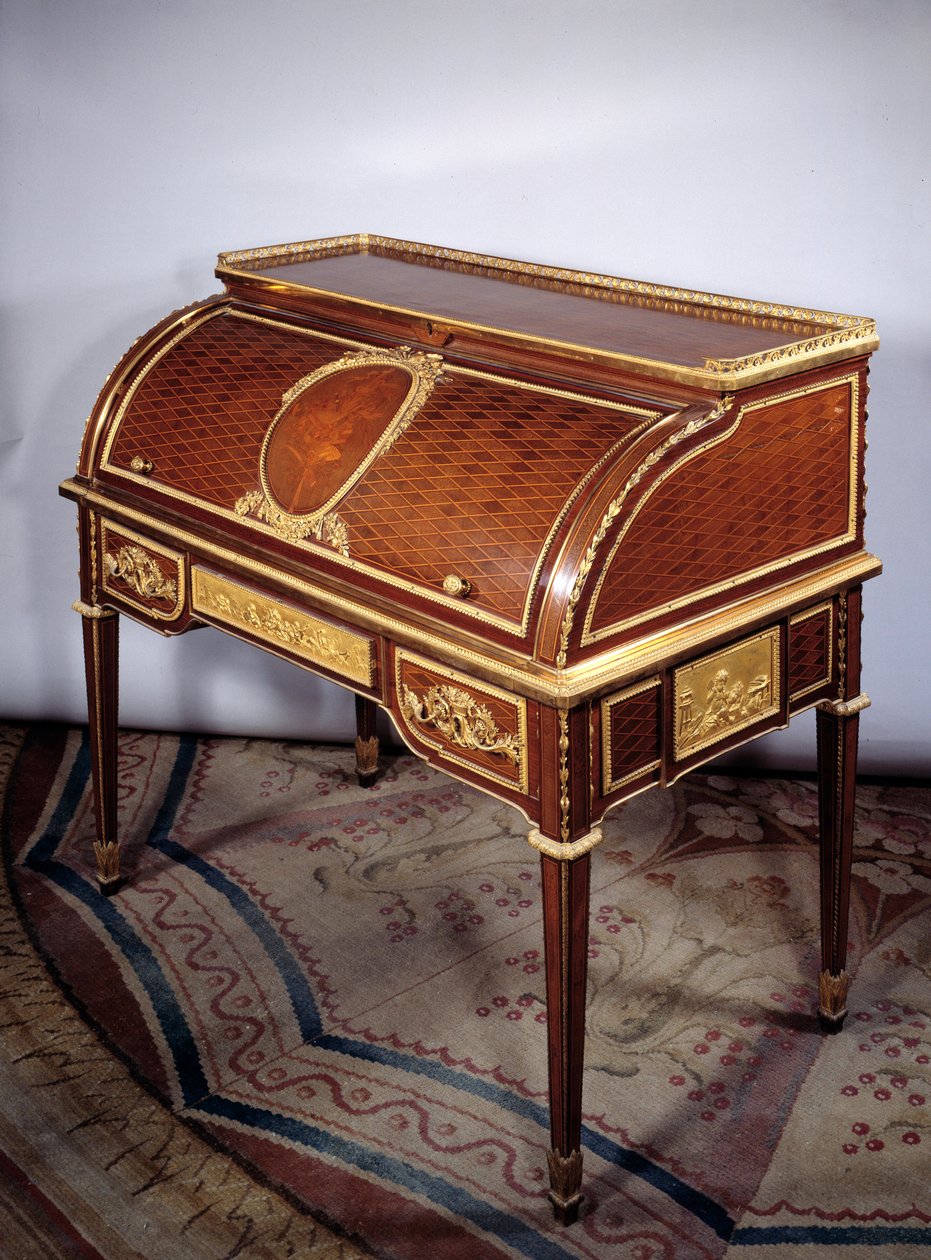 Møbler Louis XVI: kontor en cylinder af dronningen af Frankrig Marie Antoinette (Marie-Antoinette) (1755-1793) lavet i amaranth, palisander, bronze og eg af Jean Henri Riesener (1734-1806) 1784 Dim. 1,05 x1,13 x 0,64 m. Paris Louvre Museum af Jean Henri Riesener