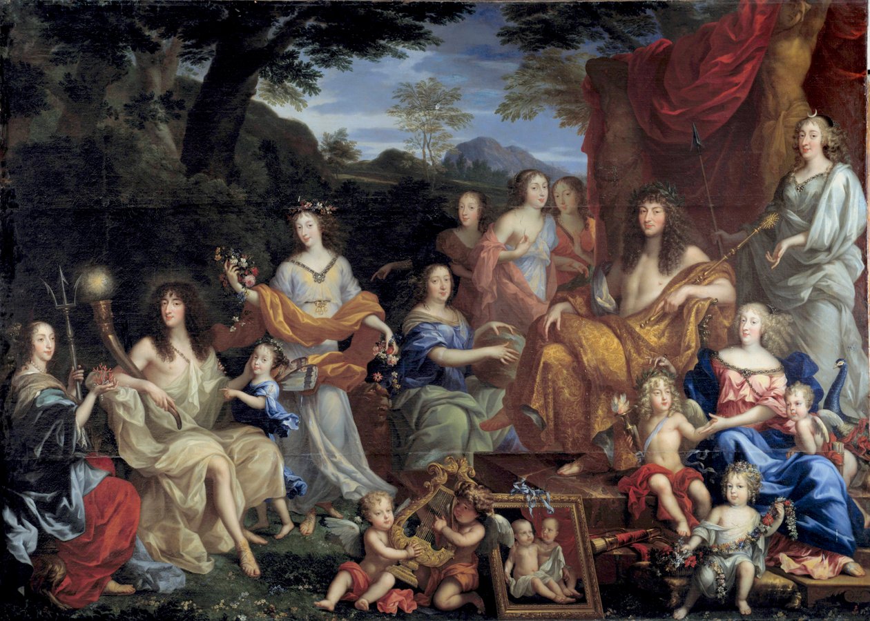 Kong Ludvig XIV og hans familie forklædt i mytologiske figurer Kongen, til højre, sidder på en trone, er klædt i Apollo. Nederst til højre er dronning Mary Therese af Østrig klædt i Juno. I midten af maleriet, Dronningmoder Anne af Au af Jean Nocret