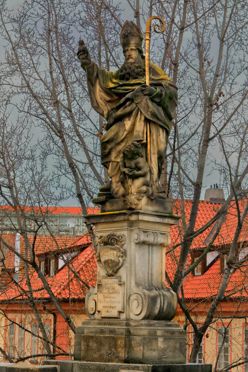 Statue af Sankt Augustin af Hippo på Karlsbroen af Jeronym (1632 1709) Kohl