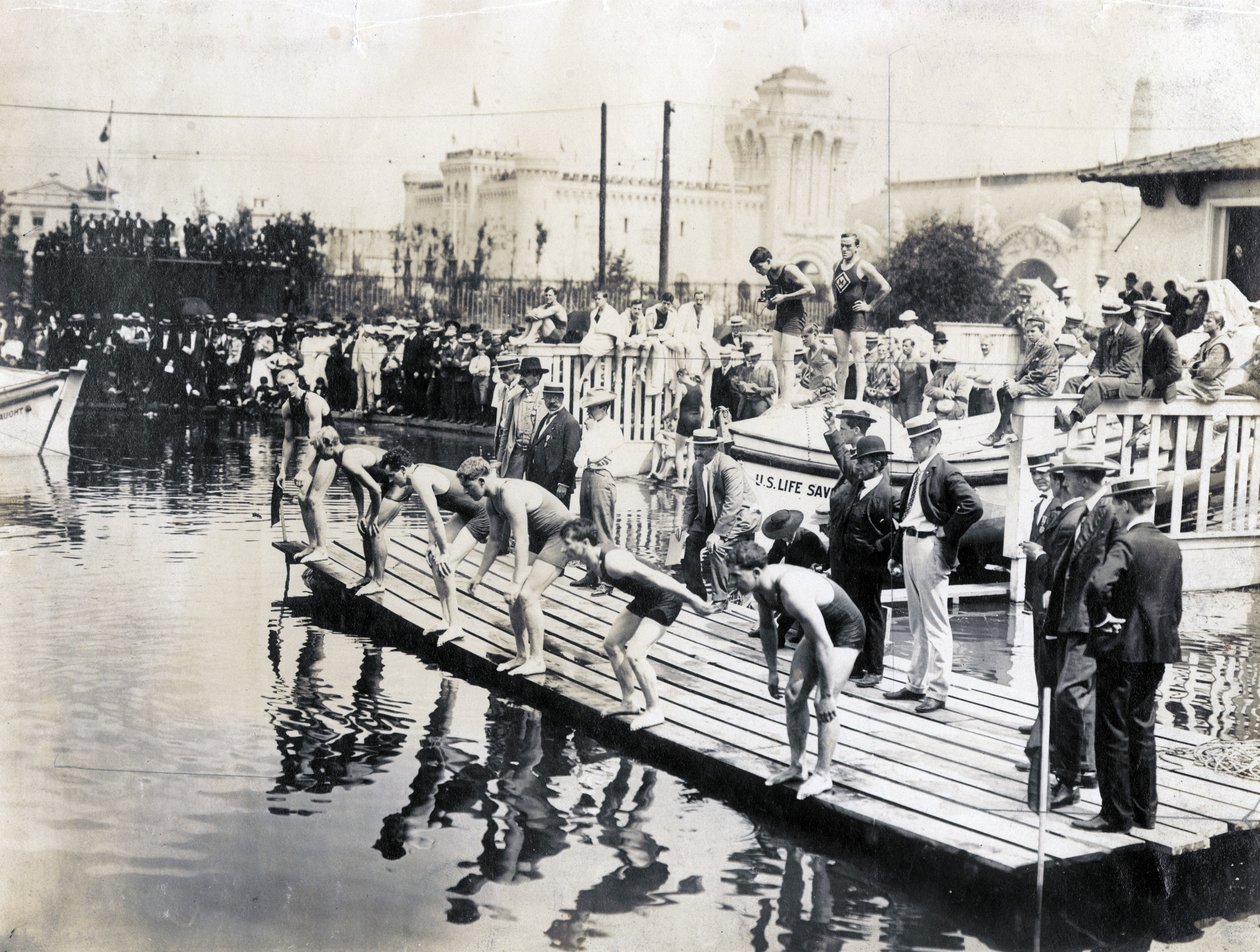 Start af 100 Yard Swimming Dash, Championship Heat, Zoltan Holoway i Ungarn (yderst til venstre), vinder ved OL 1904 af Jessie Tarbox Beals