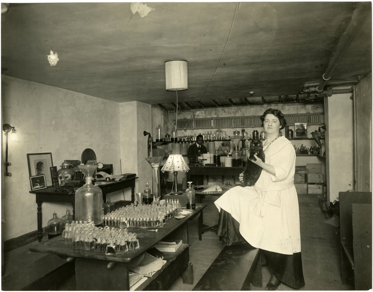 Ann Haviland, parfumør, ca. 1915-28 af Jessie Tarbox Beals