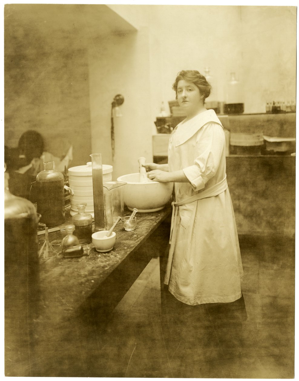 Anne Ann Haviland, parfumer, ca. 1915-28 (foto af gelatinesølv) af Jessie Tarbox Beals