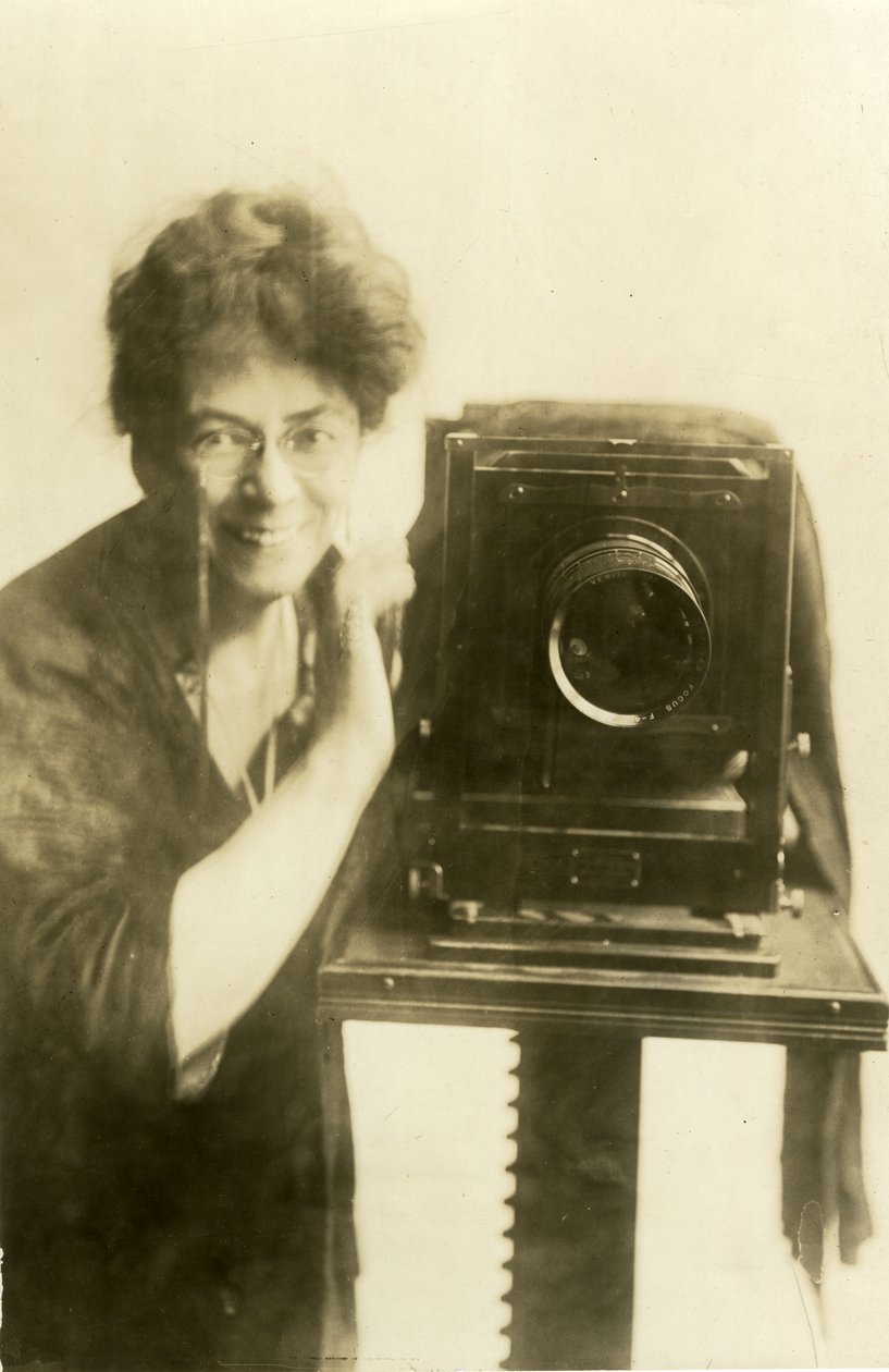 Beals selvportræt, ca. 1918-20 (gelatinsølvfoto) af Jessie Tarbox Beals