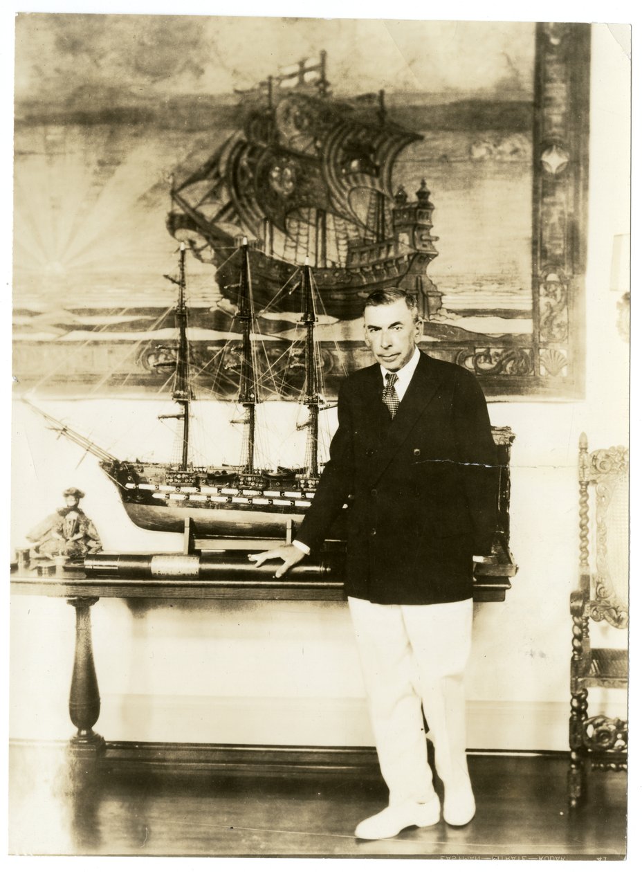 Booth Tarkington, ca. 1920-28 (foto af gelatinesølv) af Jessie Tarbox Beals