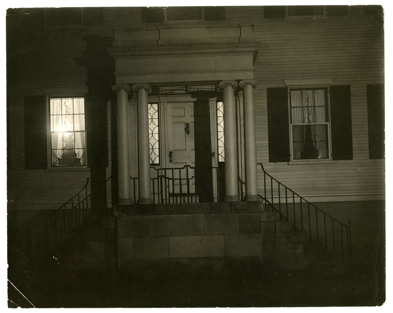 Boston døråbning, USA, ca. 1902-10 (foto af gelatinesølv) af Jessie Tarbox Beals
