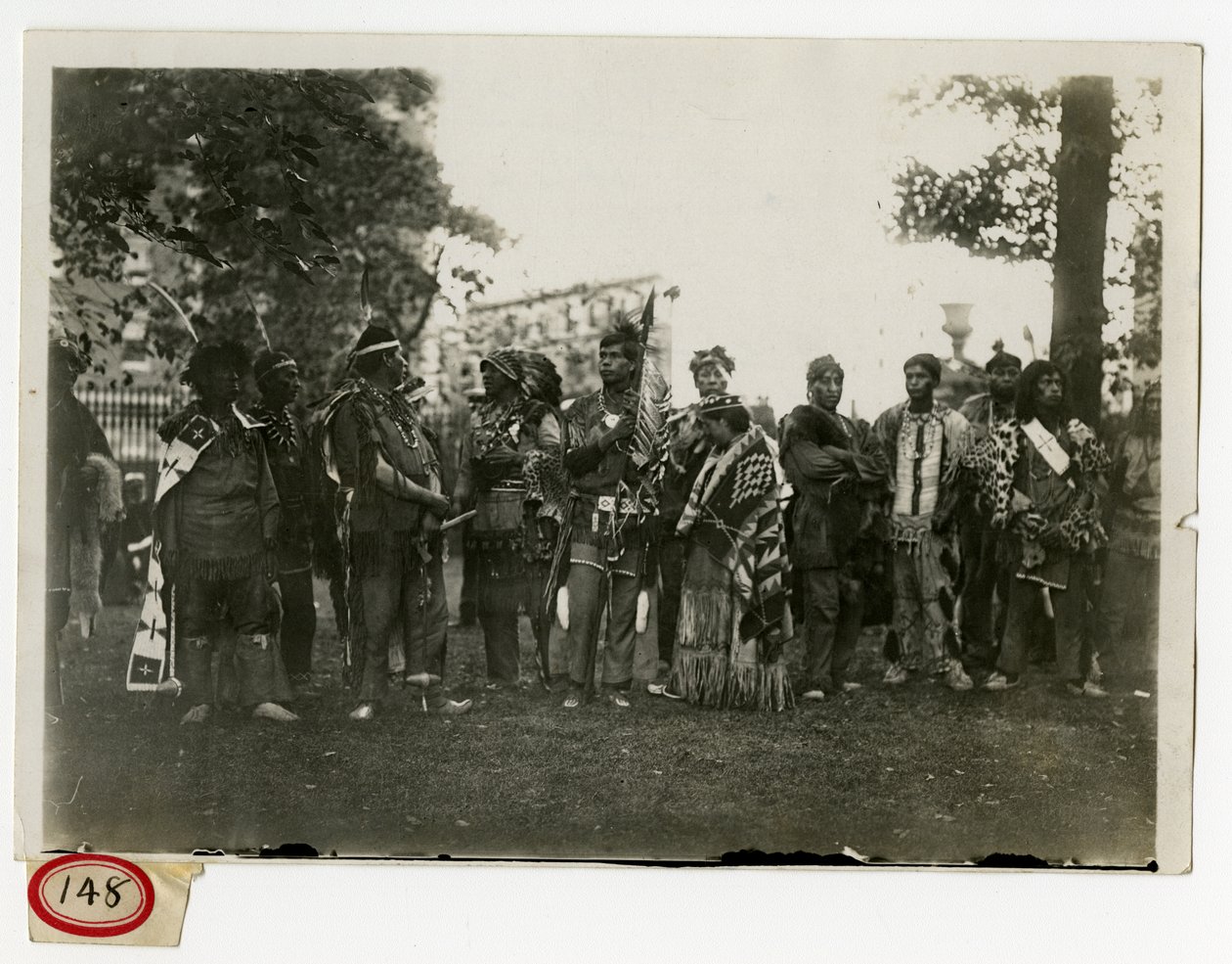 Columbia Lawn Fete, Iroquois-indianere af Jessie Tarbox Beals