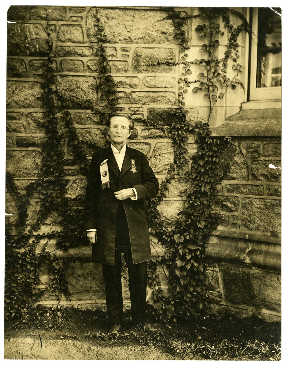 Dr. Mary Walker, en af de første kvindelige læger, der har ret til at bære mandetøj af Jessie Tarbox Beals