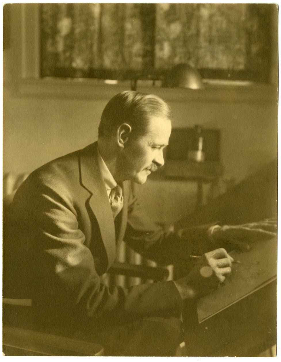 Fontaine Fox, tegneserieskaber, ca. 1911-40 (foto af gelatinesølv) af Jessie Tarbox Beals