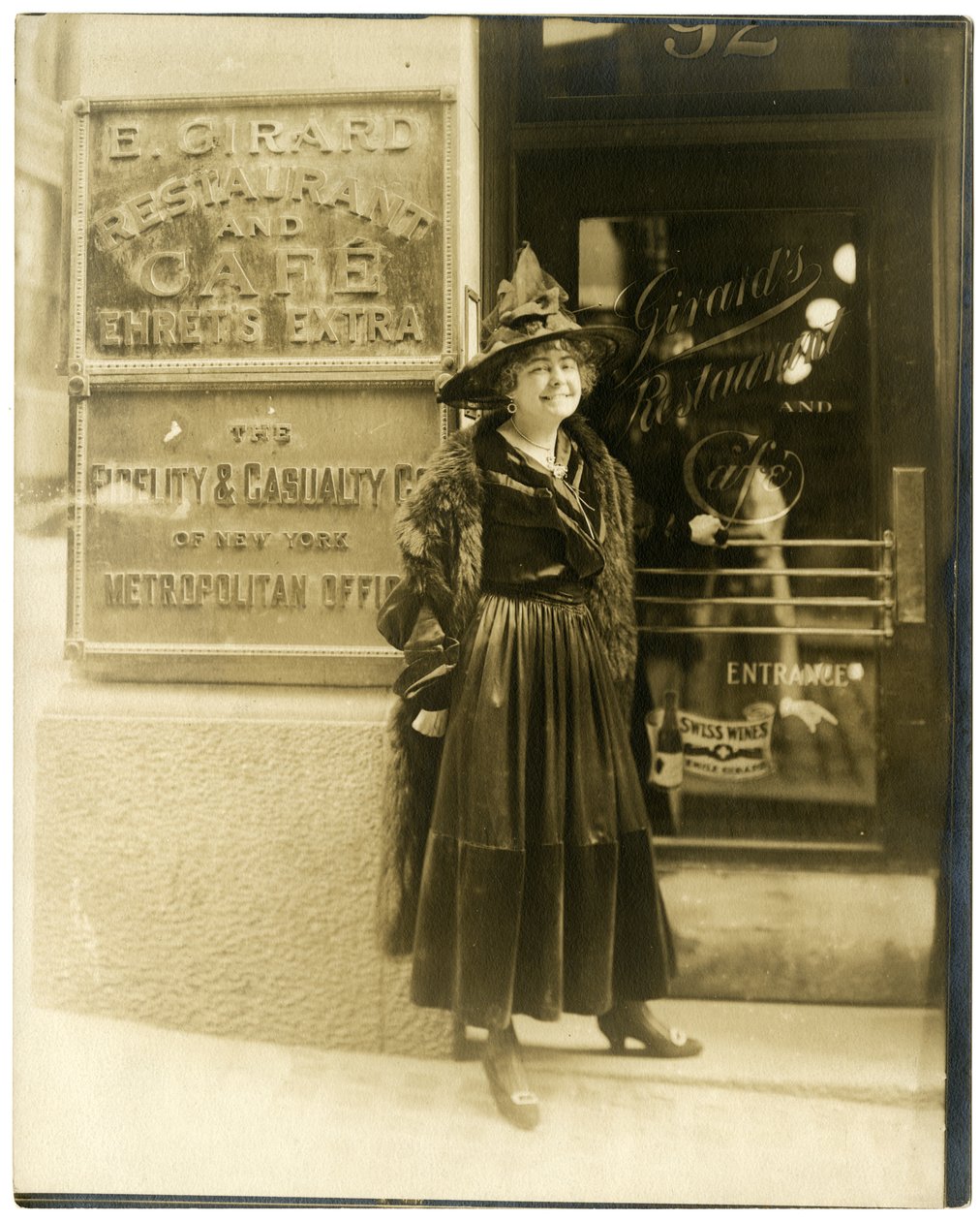 Madam Girard af NY, berømt downtown restaurant 92 William St, 1910 af Jessie Tarbox Beals