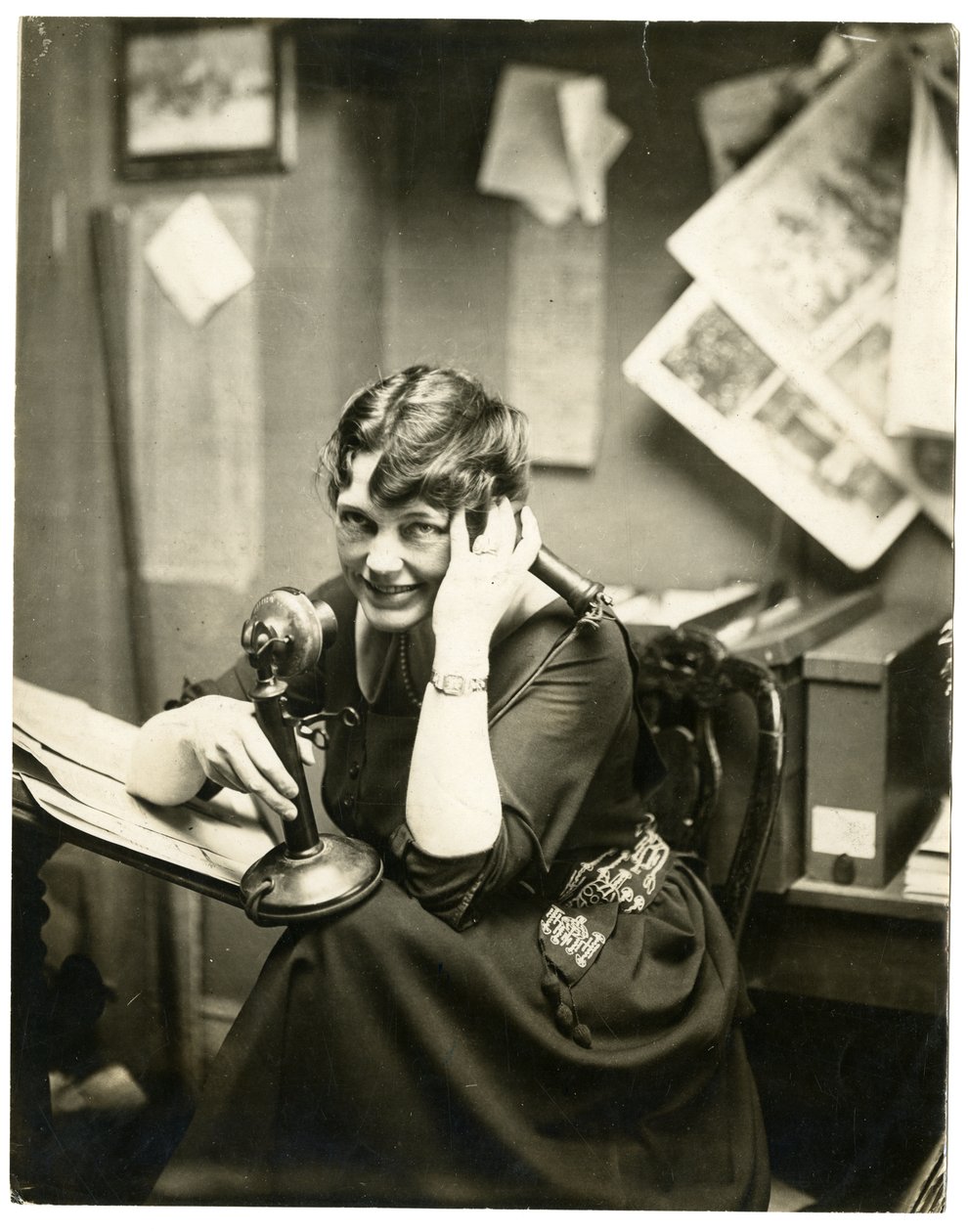 May Wilson Preston, kunstner og illustrator, ca. 1905-20 af Jessie Tarbox Beals