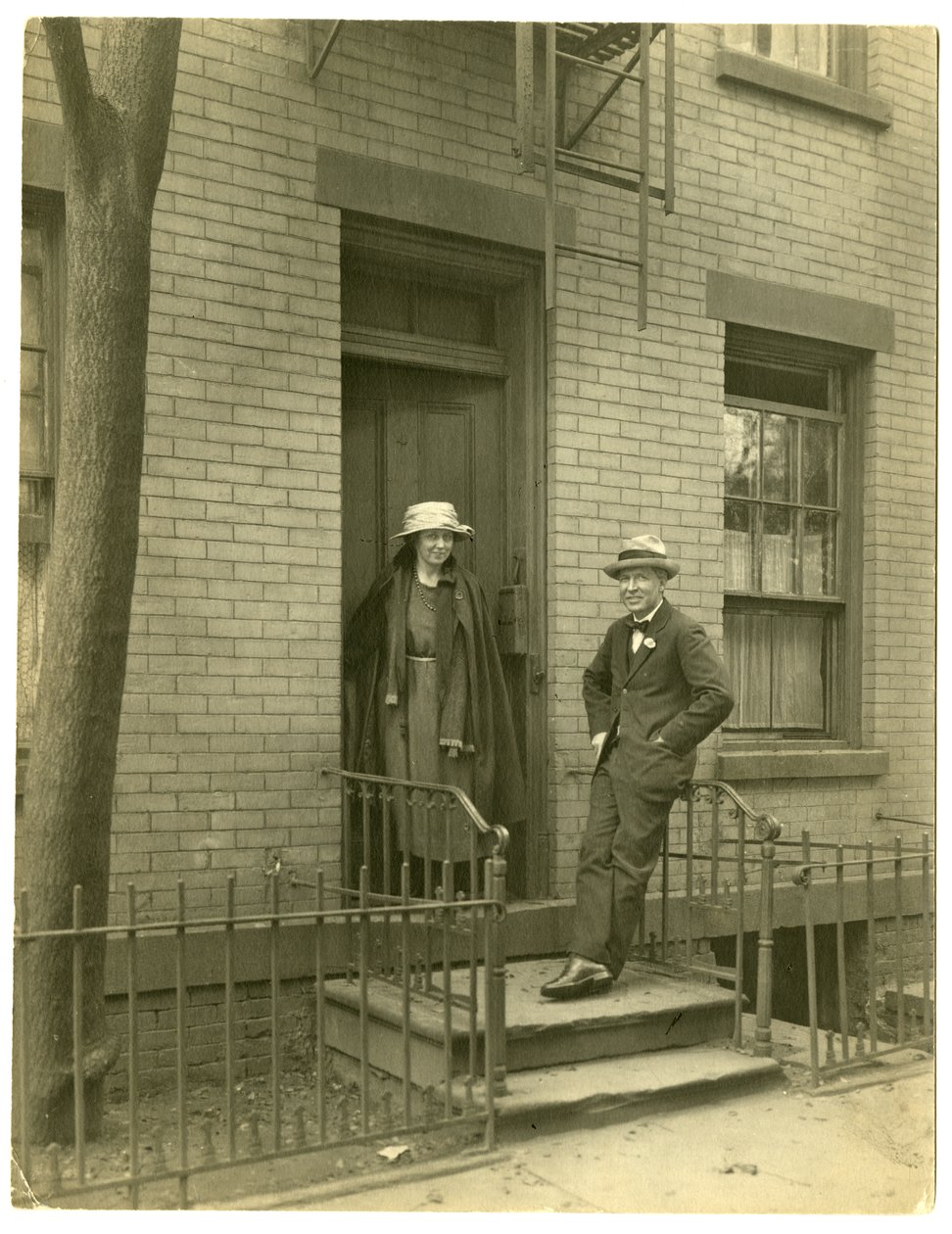 Llewelyn Powys, forfatter og hans kone, ca. 1905-40 (foto af gelatinesølv) af Jessie Tarbox Beals