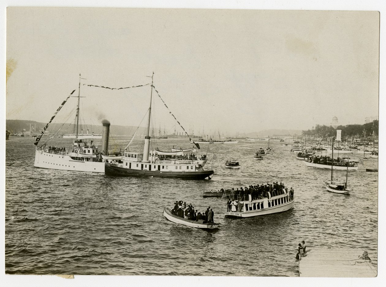 Naval Parade, 25. september Generel udsigt mod Grant