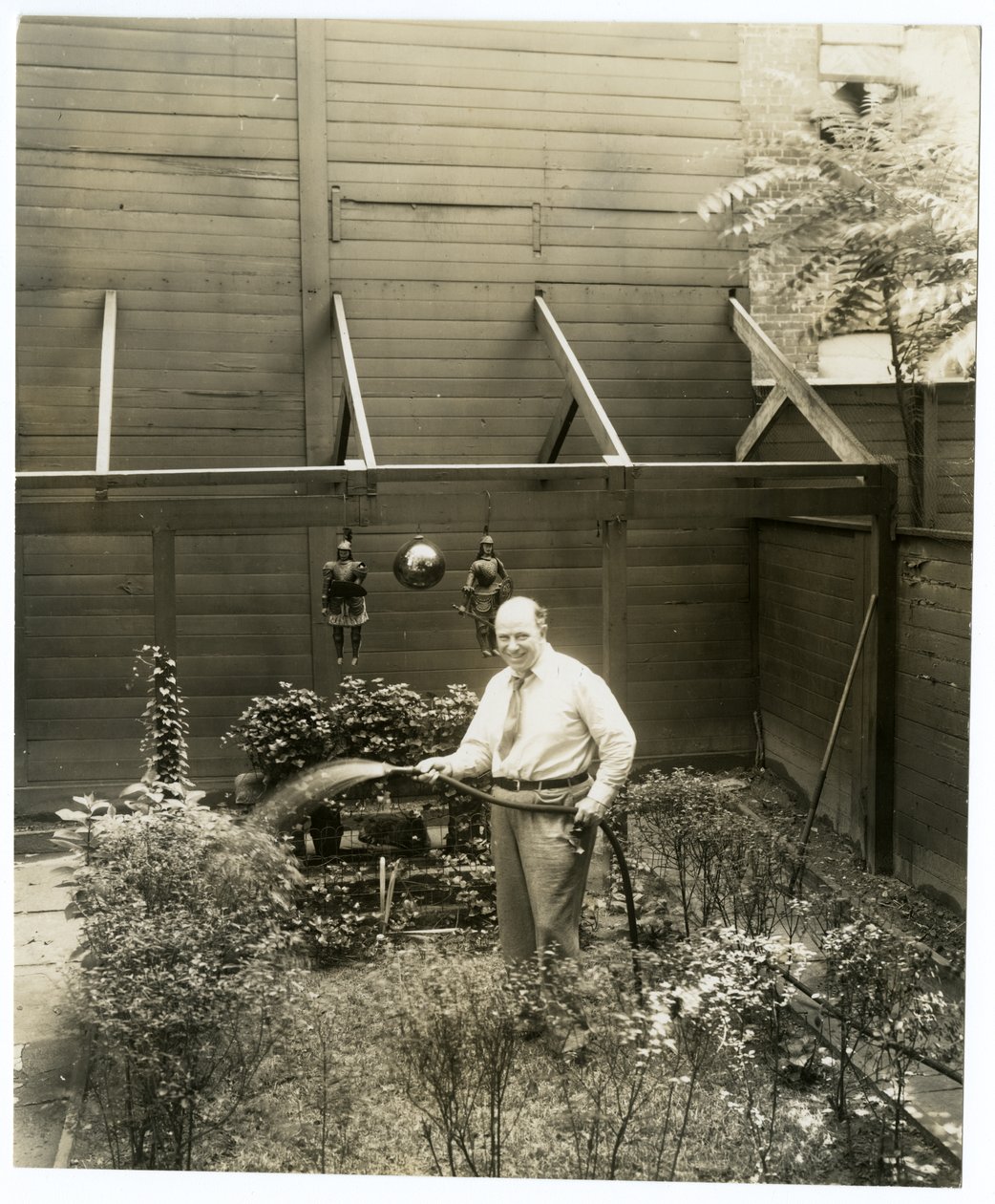 Tony Sarg, ca. 1905-40 (gelatinsølvfoto) af Jessie Tarbox Beals