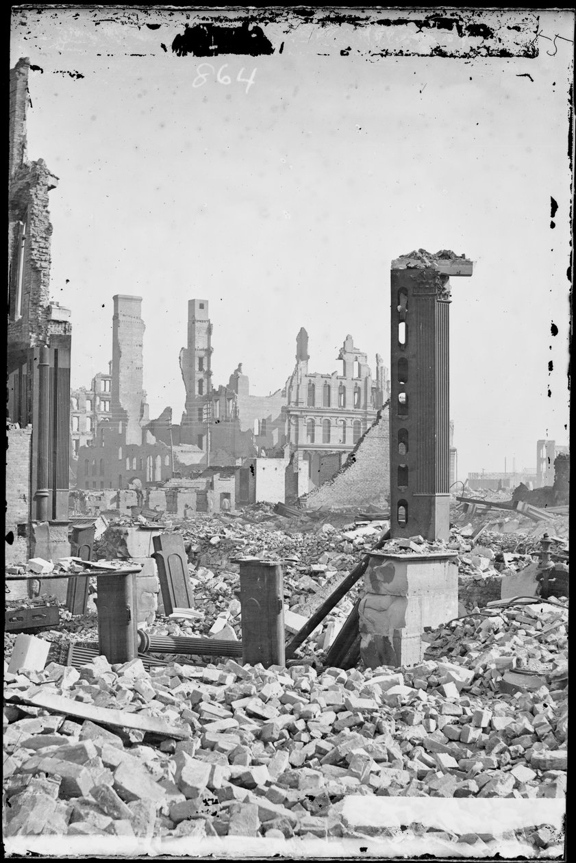 Udsigt fra det sydvestlige hjørne af Dearborn og Monroe Streets, der viser Grand Pacific Hotel i baggrunden og ruinerne af Honore Block i forgrunden efter Chicago-branden i 1871, ca. 1871 af Jex Bardwell