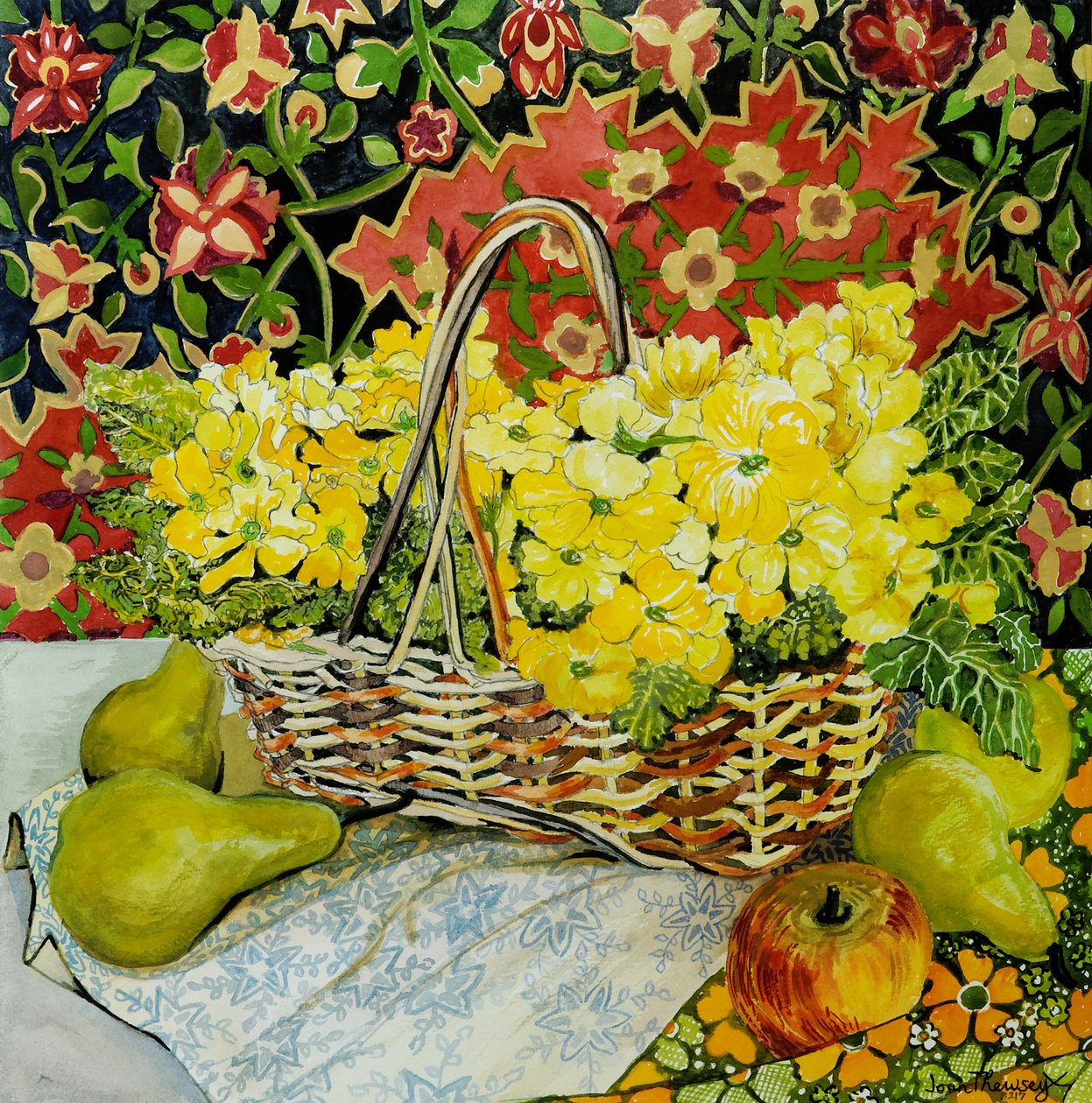 Gule Primroser i en kurv, med frugt og tekstiler, 2010. akvarel af Joan Thewsey