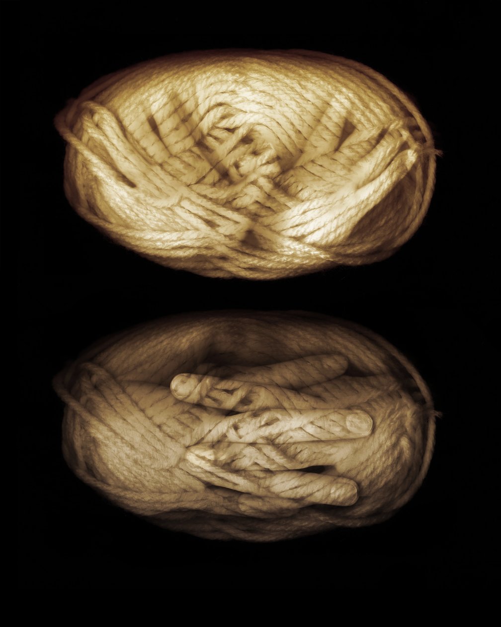 Garnhænder, 2013 (fotomanipulation) af Johan Lilja