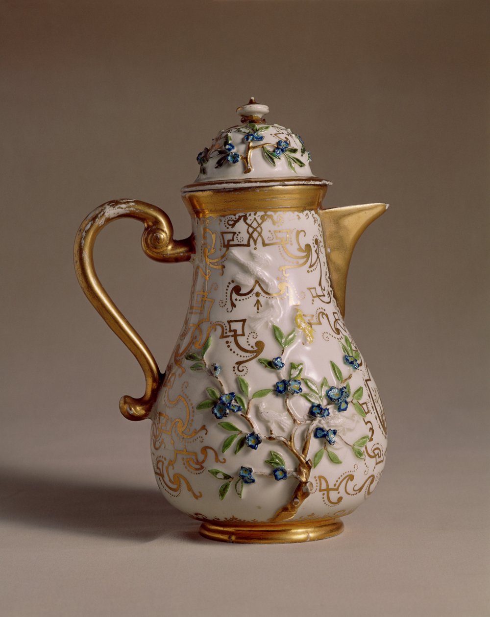 Kaffekande, dekoreret med påsat relief, Meissen, ca. 1710 porcelæn af Johann Friedrich Bottger