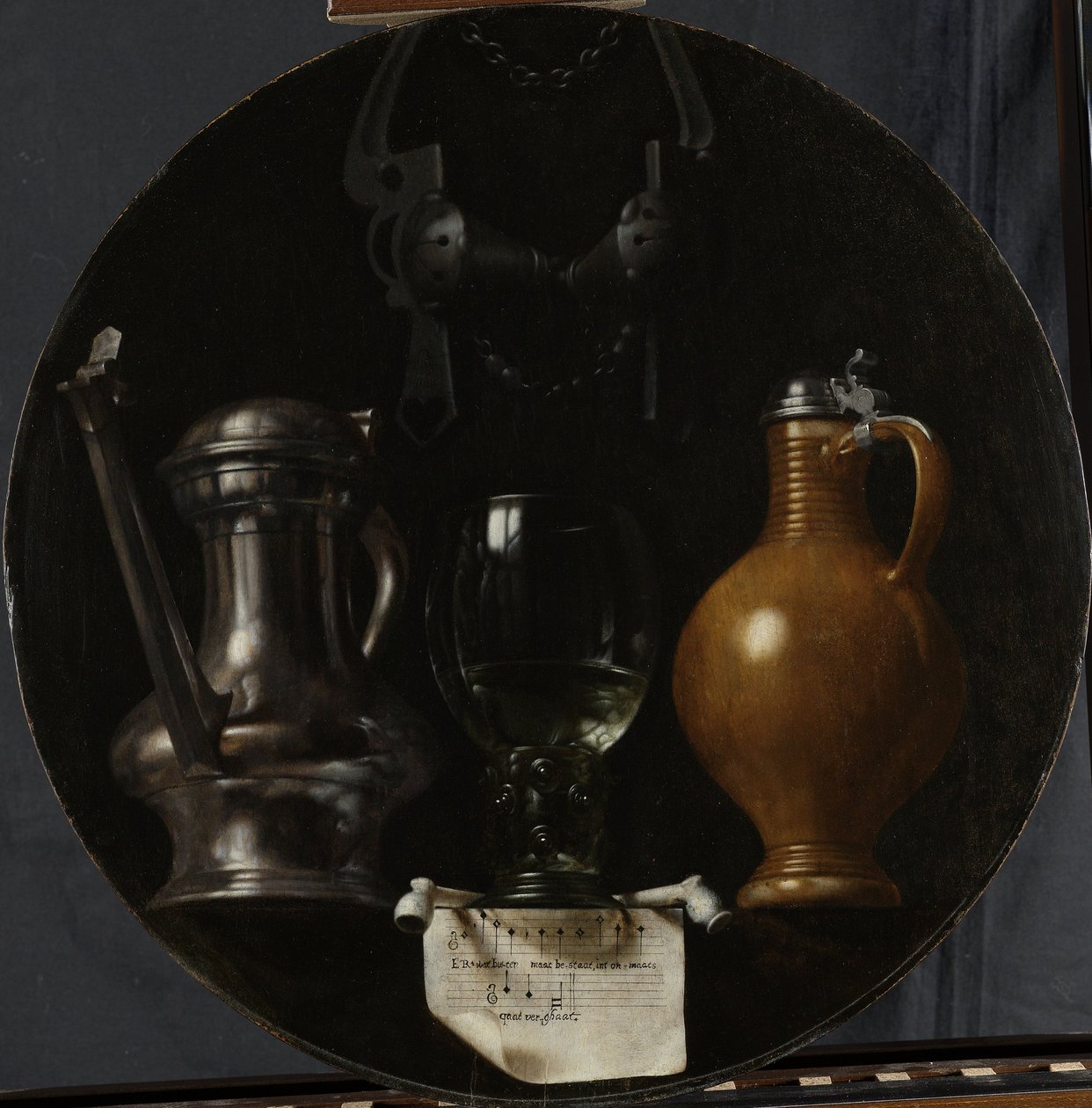 Emblematisk stilleben med flag, glas, kande og tøjle, 1614 af Johannes Torrentius