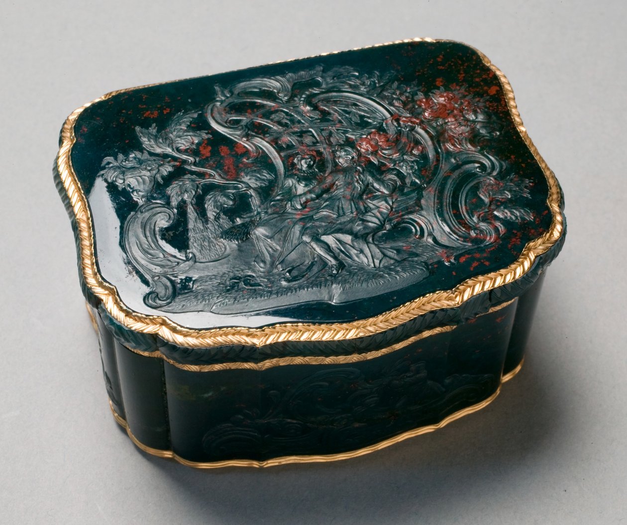 Snusæske, malet af Carl Gustav Klingstedt (1657-1734), ca. 1750 (guldmonteret udskåret blodsten) af Johannes George (attr. to) Klette