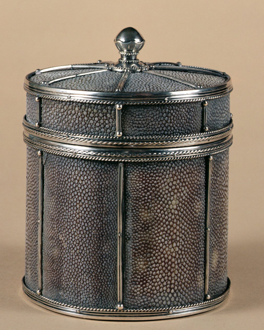 Cigaretæske med shagreen sider, 1928 (sølv) af John Paul Cooper
