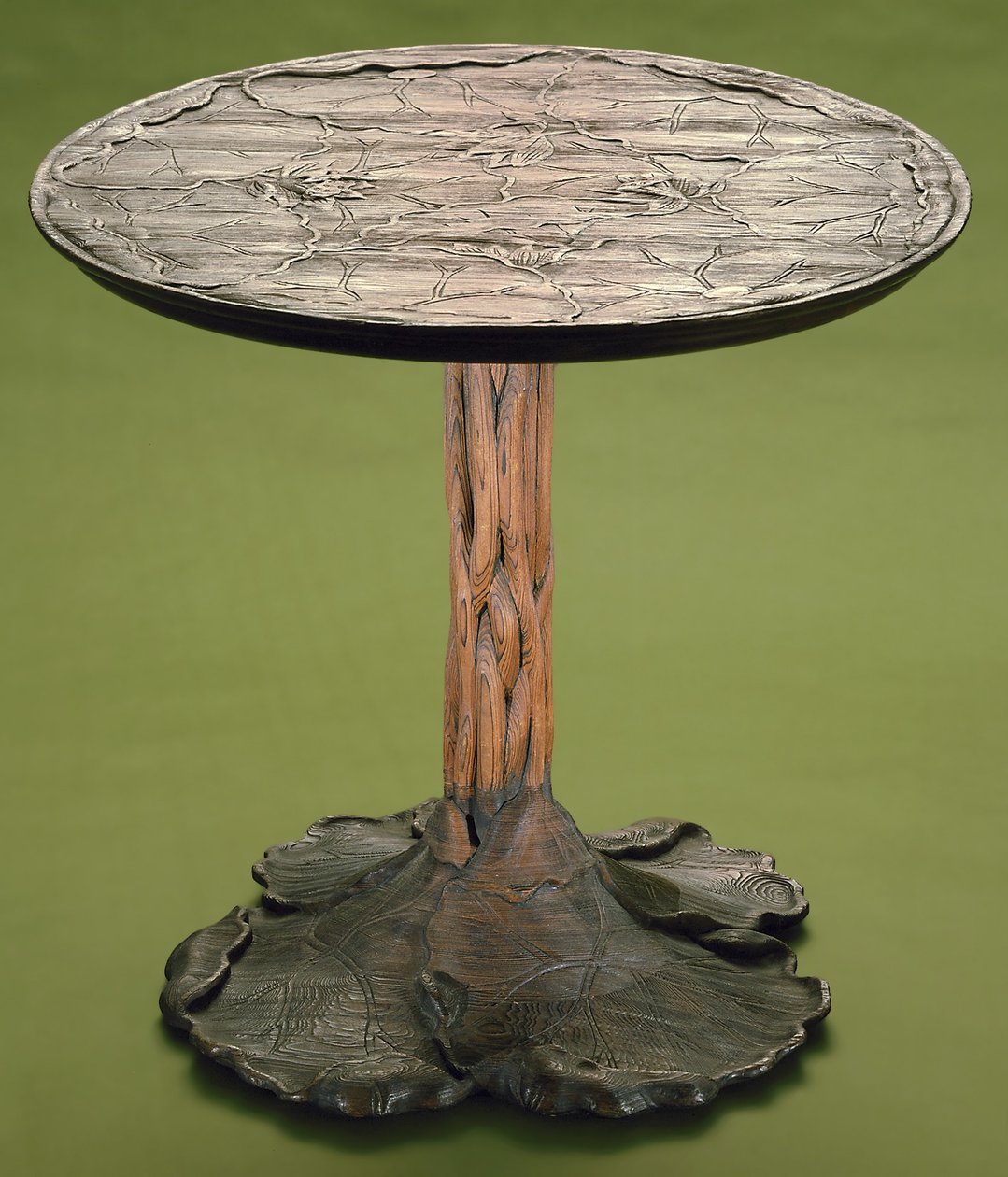 Lotus-bord, ca. 1903-07 (cyprestræ) af John Scott Bradstreet