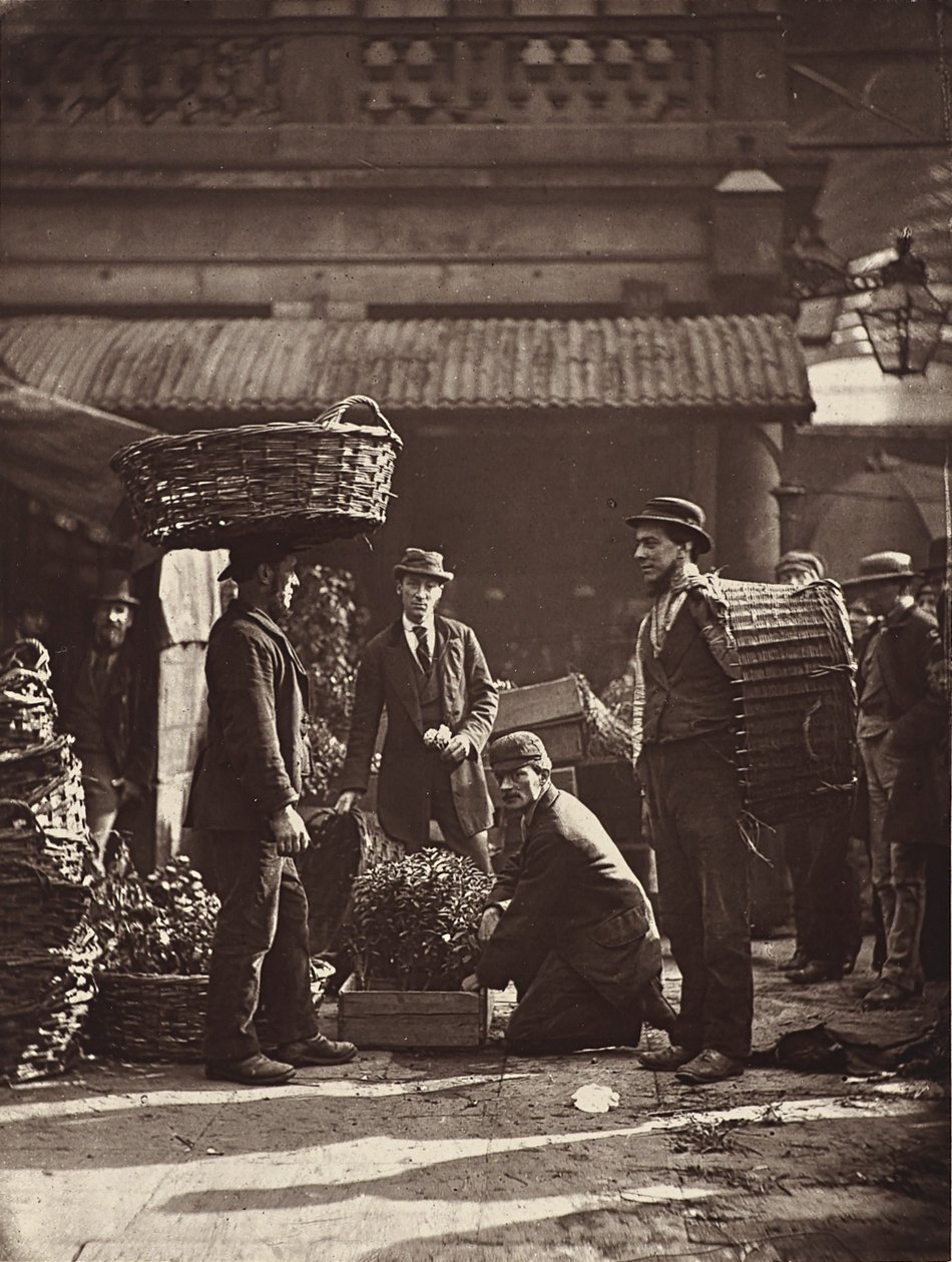 Covent Garden Labourers, 1876 (woodburytype) af John Thomson