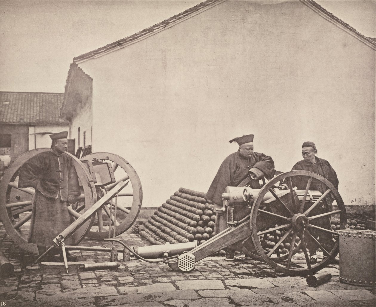 Scene i Nanking Arsenal af John Thomson