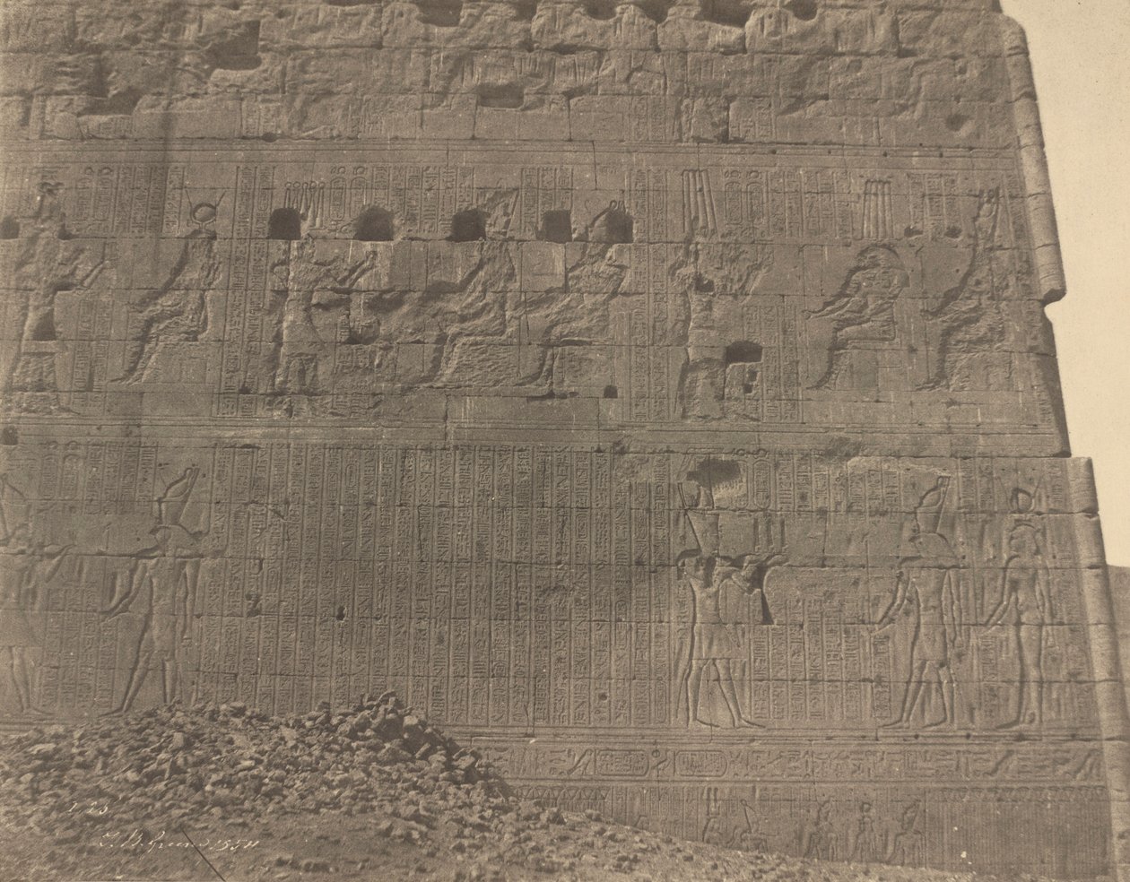 Edfu-Skulpturer og inskriptioner på orientalsk ansigt, 1854 (foto) af John Beasley Greene