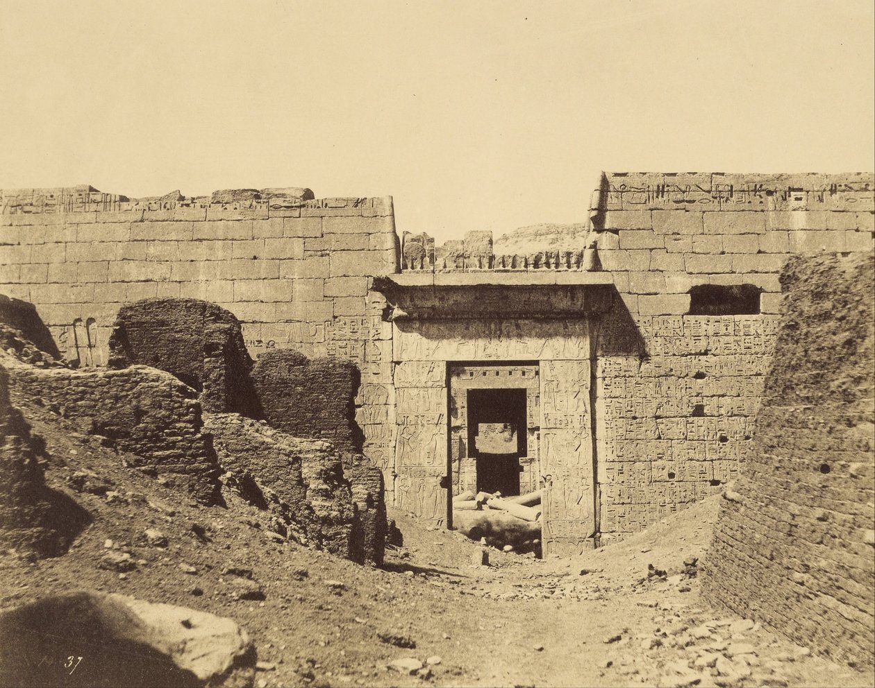 Medinet-Habu, Palace of Ramses Méïamoun, indgang til den anden domstol af John Beasly Greene