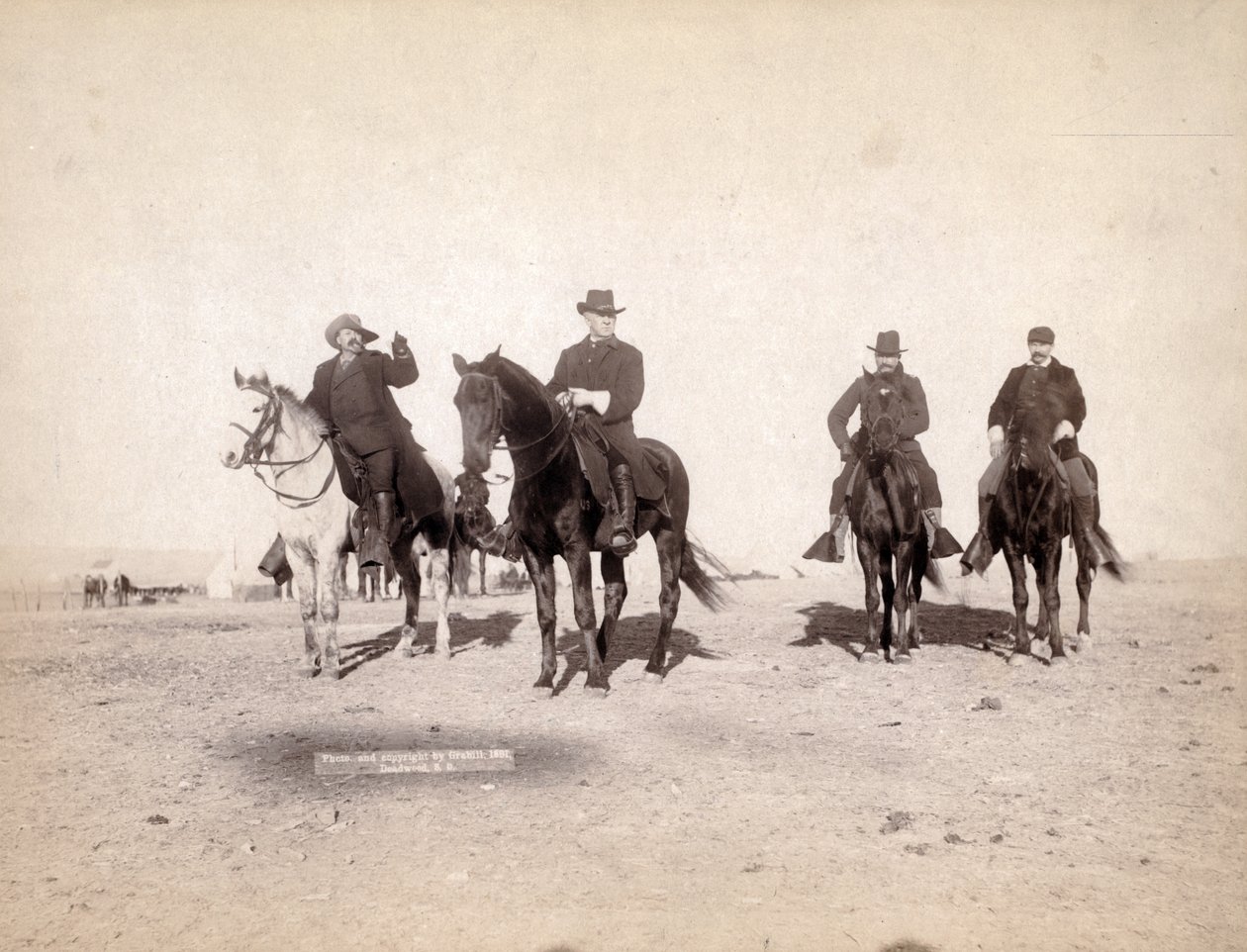 Ser fjendtlig indianerlejr, 1891 af John C. H. Grabill
