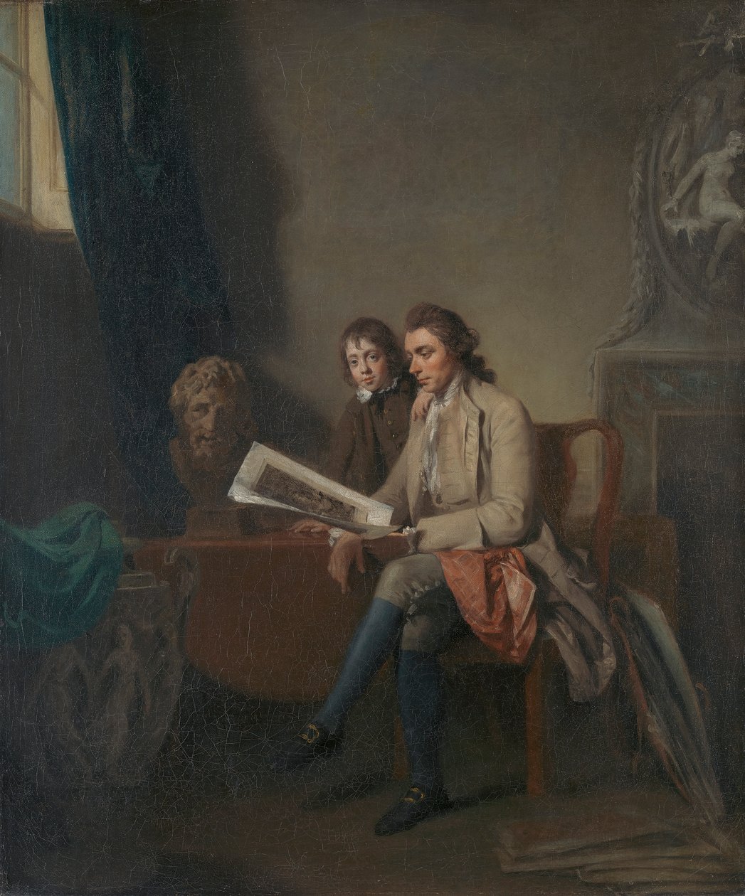 Portræt af en mand og en dreng, der ser på tryk af John Hamilton Mortimer