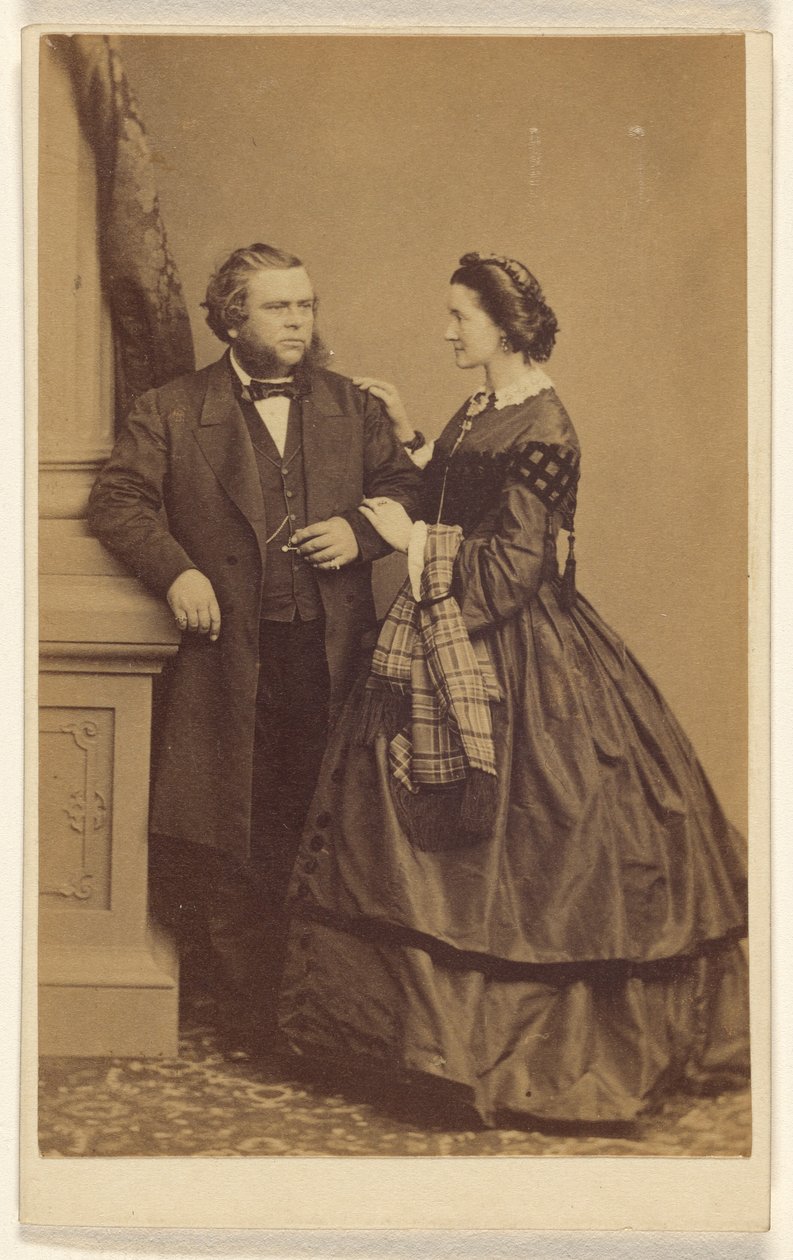 [Uidentificeret par, stående] af John Jabez Edwin Mayall