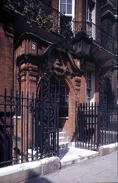 8 Palace Gate, bygget 1873-75 af John James Stevenson