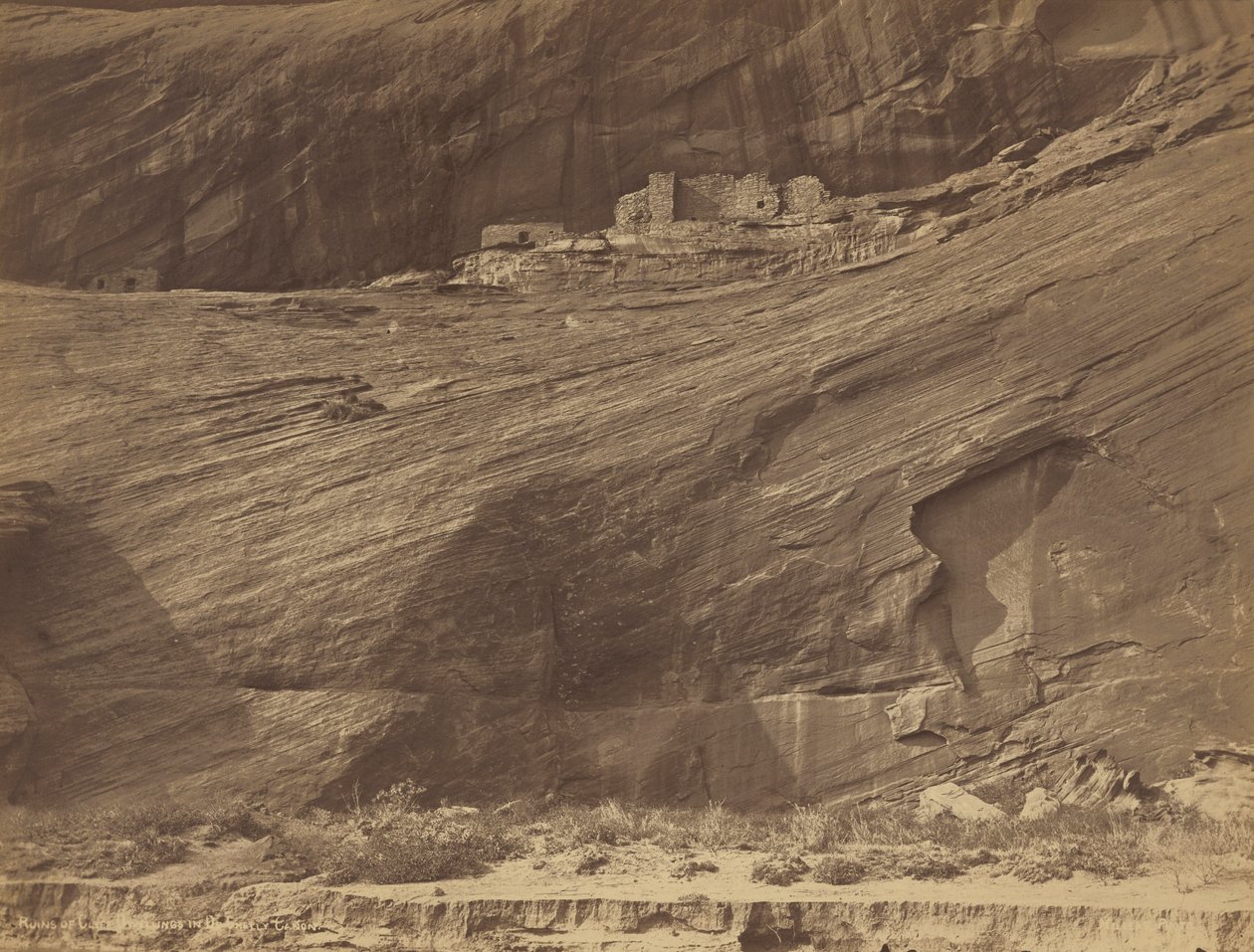Ruiner af klippeboliger, Canyon de Chelly,1889 (foto) af John K. Hillers