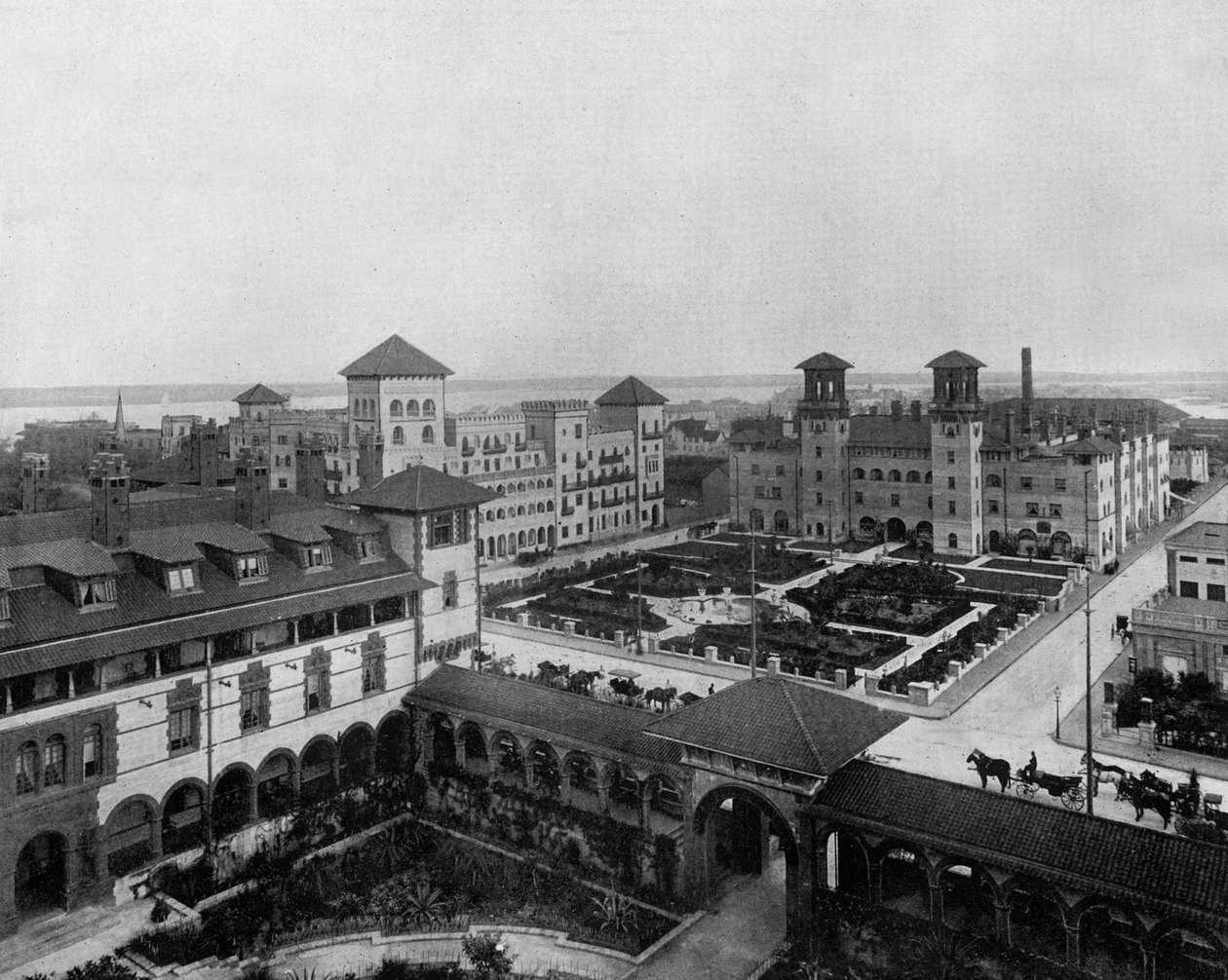 Hoteller i Saint Augustine, Florida: Alcazar, de Cordoue, Pont de Leon, ca. 1900 (s/h-billede) af John Lawson Stoddard