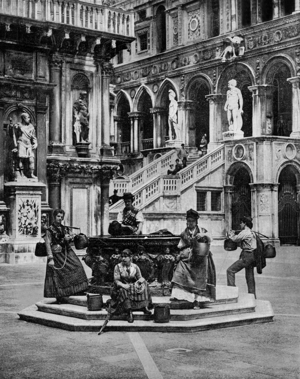 The Court of the Ducal Palace i Venedig Italien ca. 1890 foto af John Lawson Stoddard (1850 1931) Rejsende og konferenceholder Uddannelsespublikation for -Chicago (s/h foto) af John Lawson Stoddard