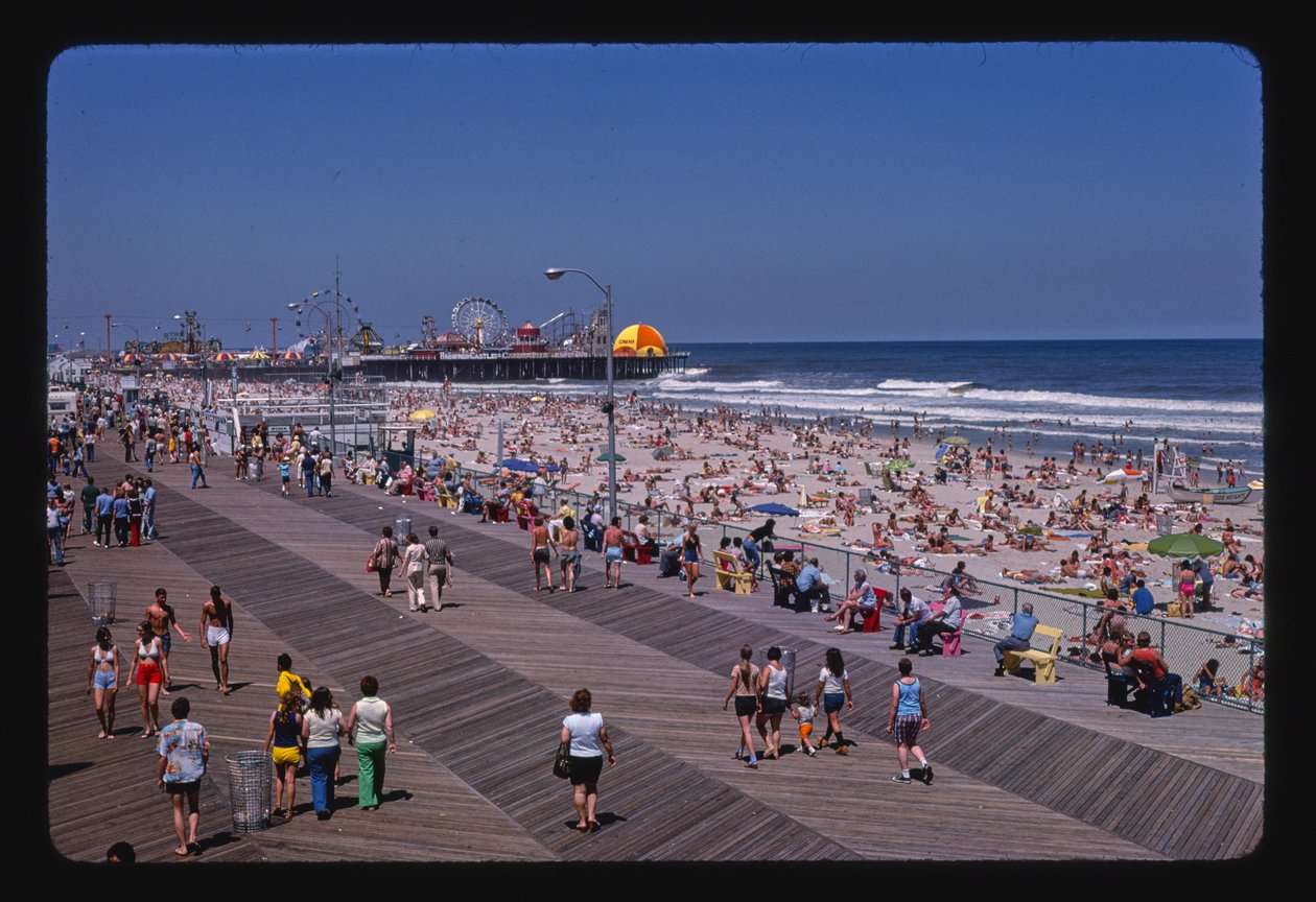 Strandpromenade, strand, casinomole, Seaside Heights, New Jersey, USA af John Margolies