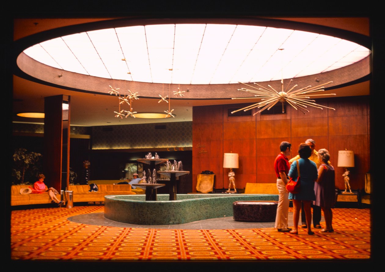 Nevele Hotel Lobby, Wawarsing, New York, USA af John Margolies