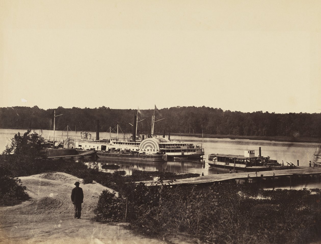 Medical Supply Boat Plauter, på Appomattox., januar 1865 (albumin print monteret på vævet papir) af John Reekie