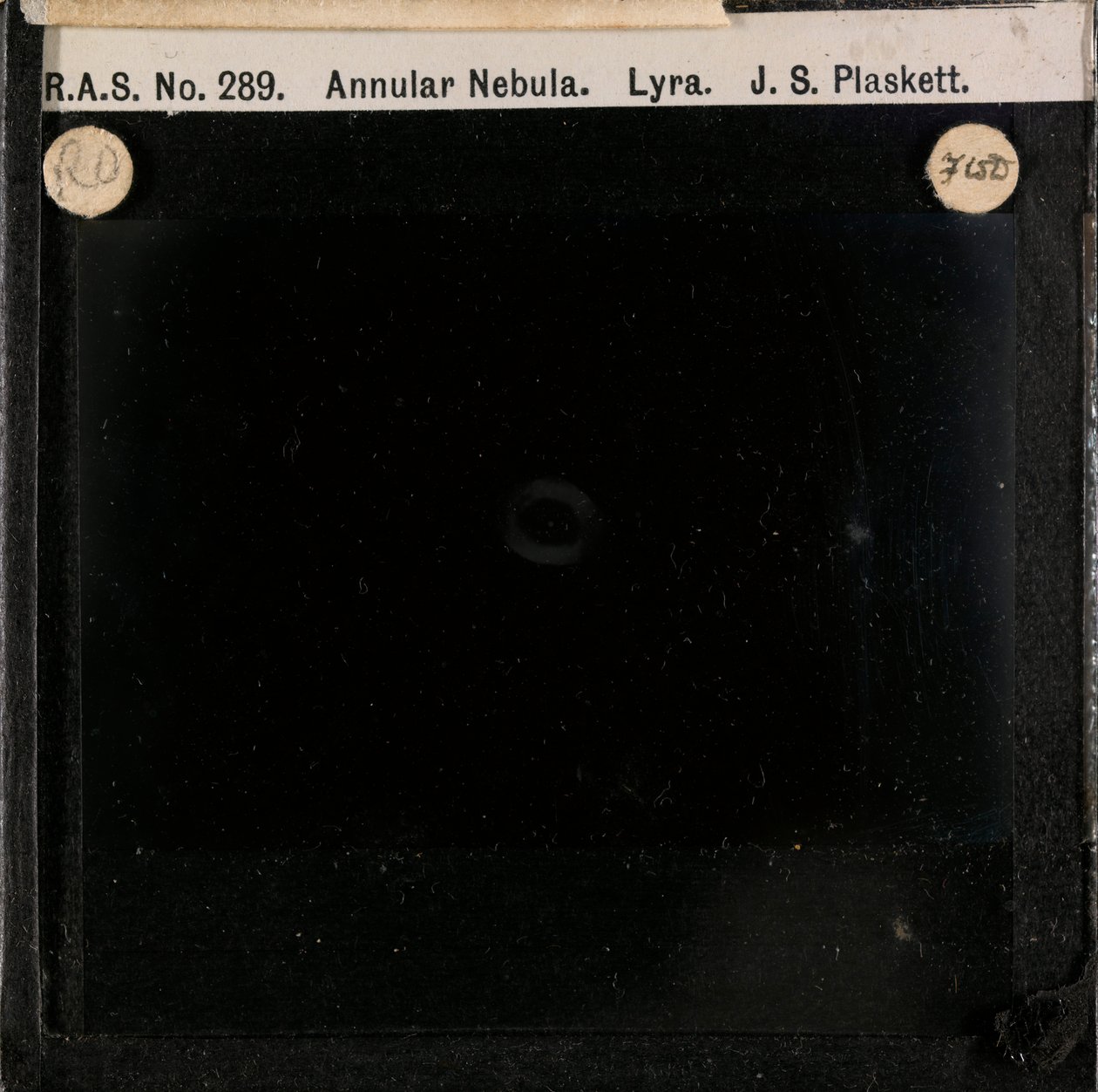 Astronomisk glaspladebillede af ringformet tåge i Lyren (glasnegativ) af John Stanley Plaskett