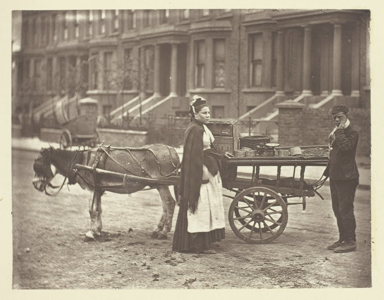 Jordbær. Alle modne! Helt moden!, 1881. af John Thomson