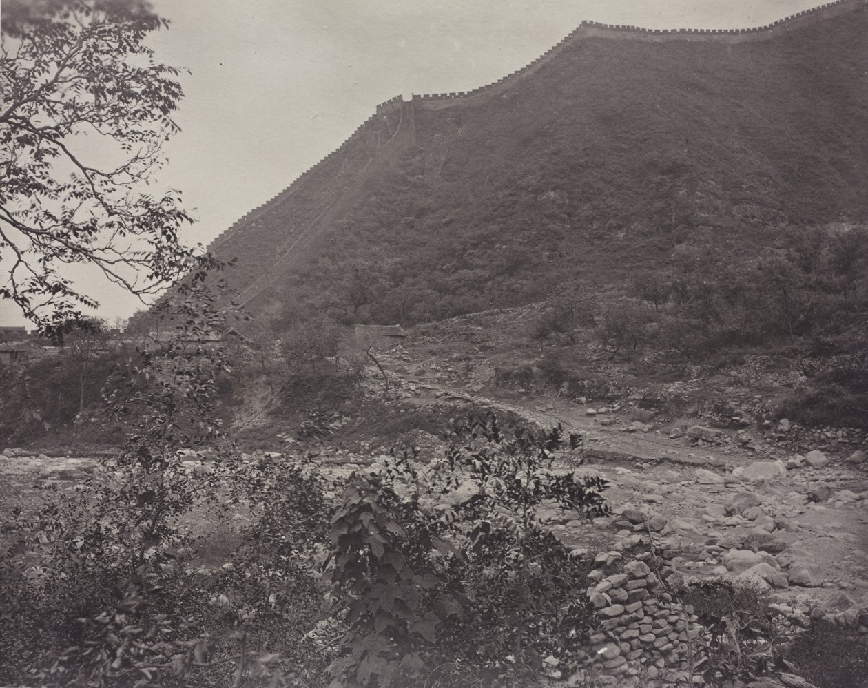 Udsigt over Den Kinesiske Mur, Kina af John Thomson