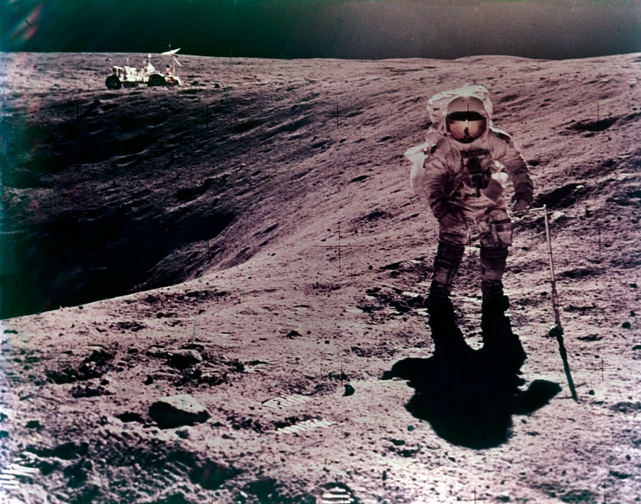 Astronaut Charles Duke på Descartes-landingsstedet, Apollo 16-mission, april 1972. af John Watts Young