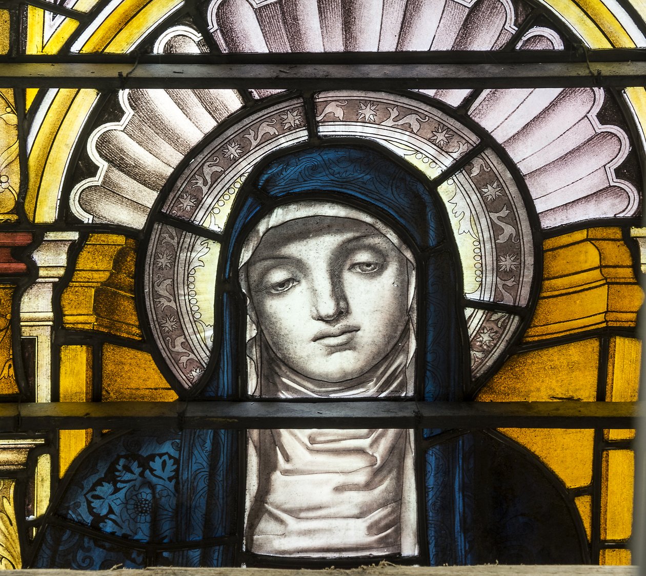 Oxford, Trinity College, James Powell & Sons, John William Brown (1842-1928), The Blessed Virgin Mary, 1885 af John William Brown