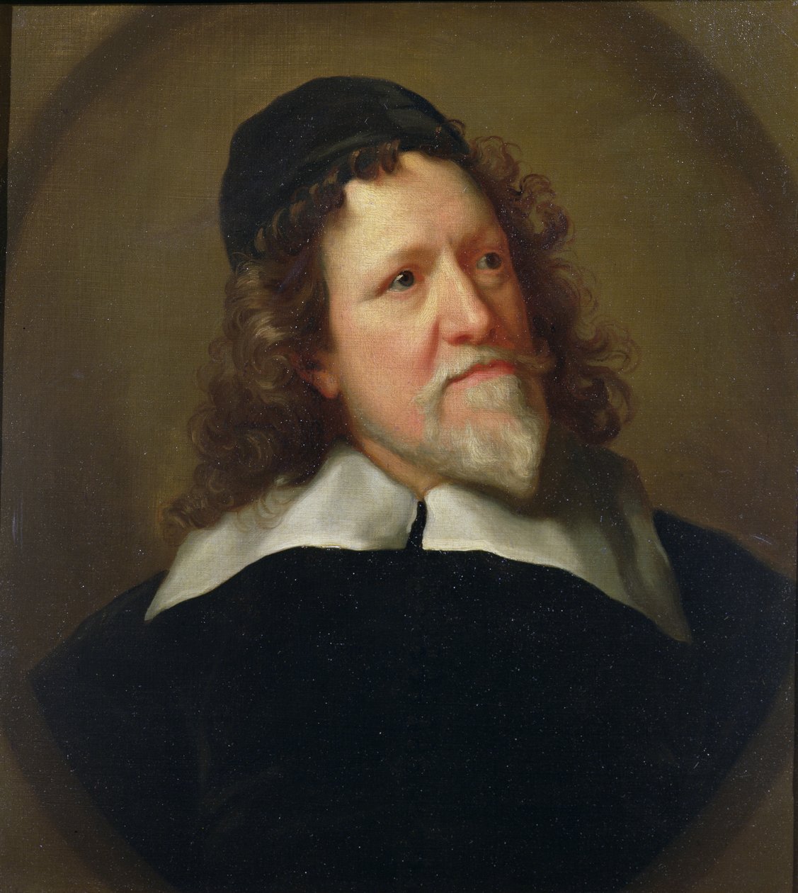 Portræt af Inigo Jones iført en sort tunika og kasket af Jonathan Richardson