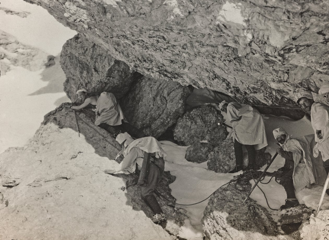 Album "Min verdenskrig - minder om den sydvestlige front i Kärnten, Italien, Trentino-Alto Adige) 31/03/1915-12/11/ 1918 - Josef Zohles Vienna ": militærbunker i et bjerg af Josef Zohles
