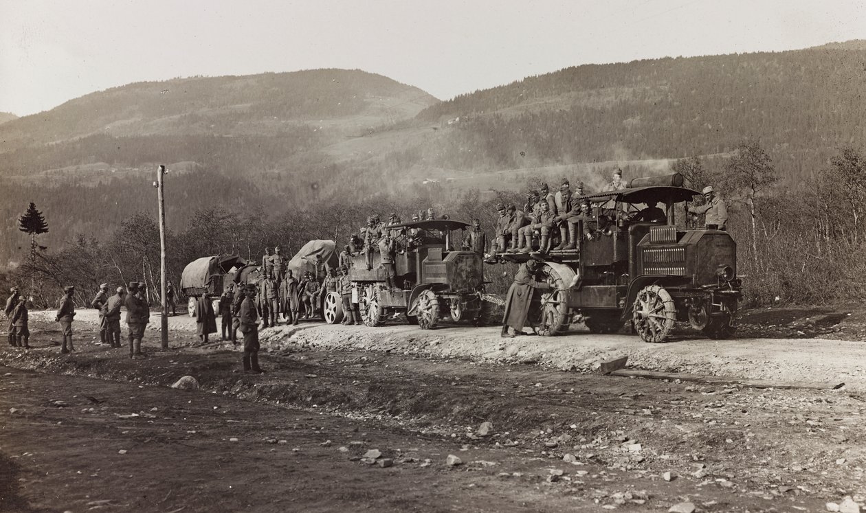 Album "Min verdenskrig - minder om den sydvestlige front i Kärnten, Italien, Trentino-Alto Adige) 31/03/1915-12/11/ 1918 - Josef Zohles Wien ": militærkøretøjer i Hermag af Josef Zohles