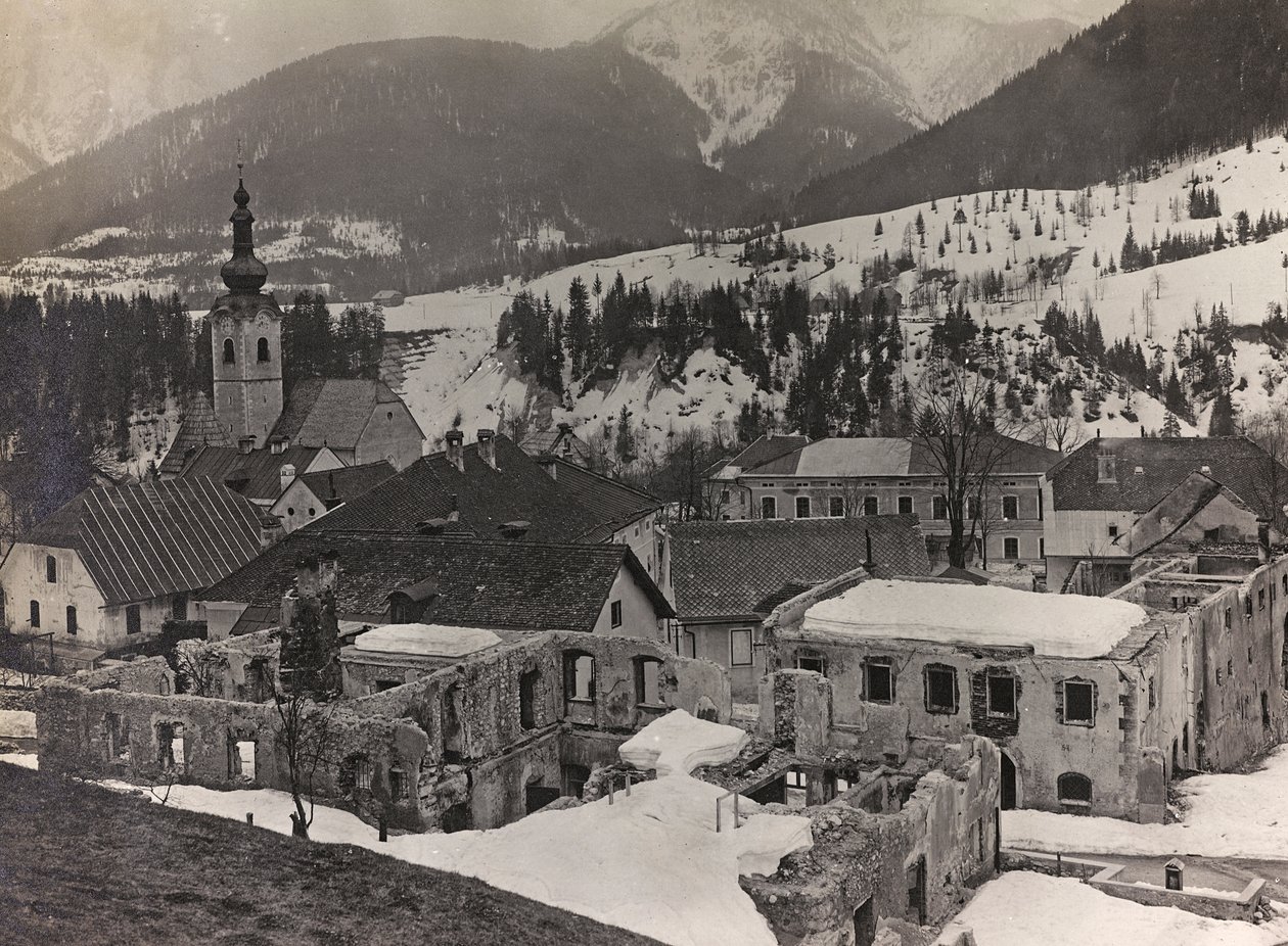 Album "Min verdenskrig - minder om den sydvestlige front i Kärnten, Italien, Trentino-Alto Adige) 31/03/1915-12/11/ 1918 - Josef Zohles Vienna ": murbrokker i Tarvisio (s/h pho af Josef Zohles